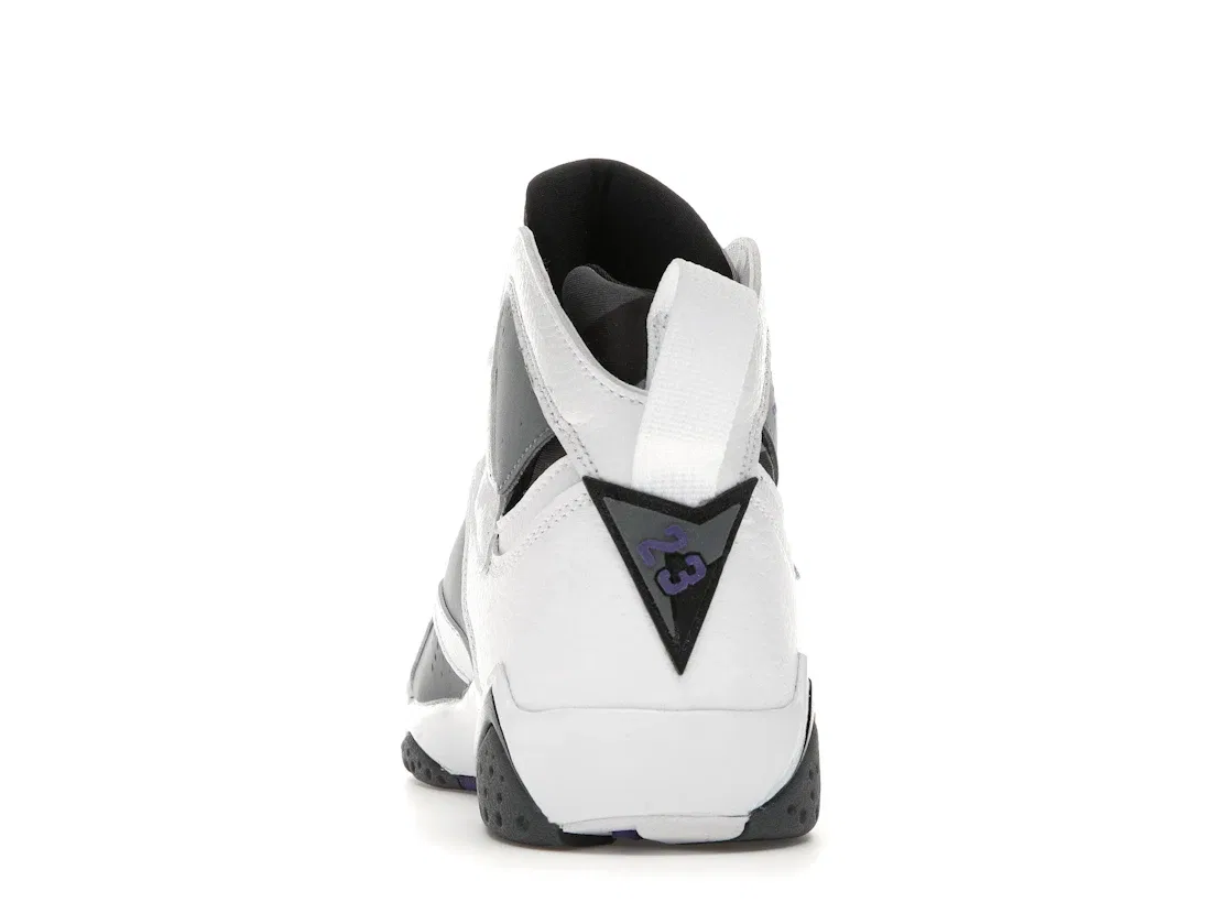 Детские кроссовки Lifestyle с принтом Jordan 7 Retro Jordan, White/Flint Grey-Black-Varsity Purple — фото 4