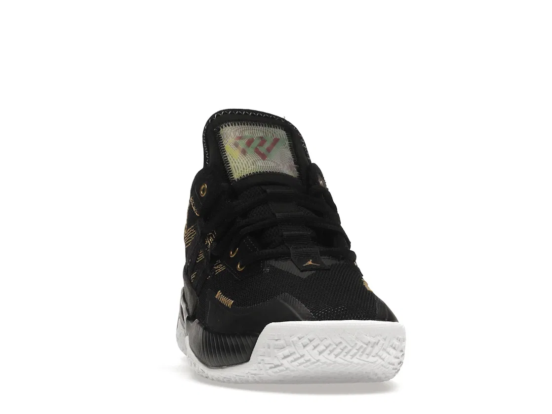 Детские кроссовки для мальчиков с дизайном Jordan Westbrook One Take II Jordan, Black-Metallic Gold-Metallic Gold — фото 2