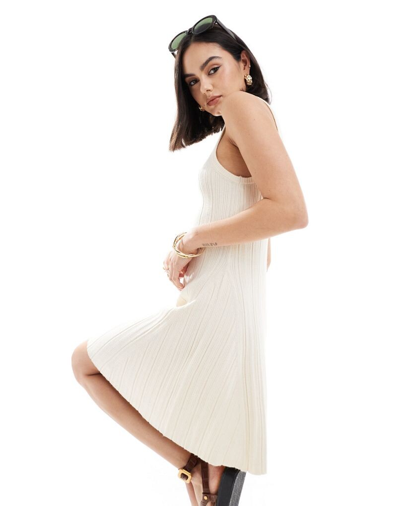 

Кремовое трикотажное свободное платье-борцовка Vero Moda