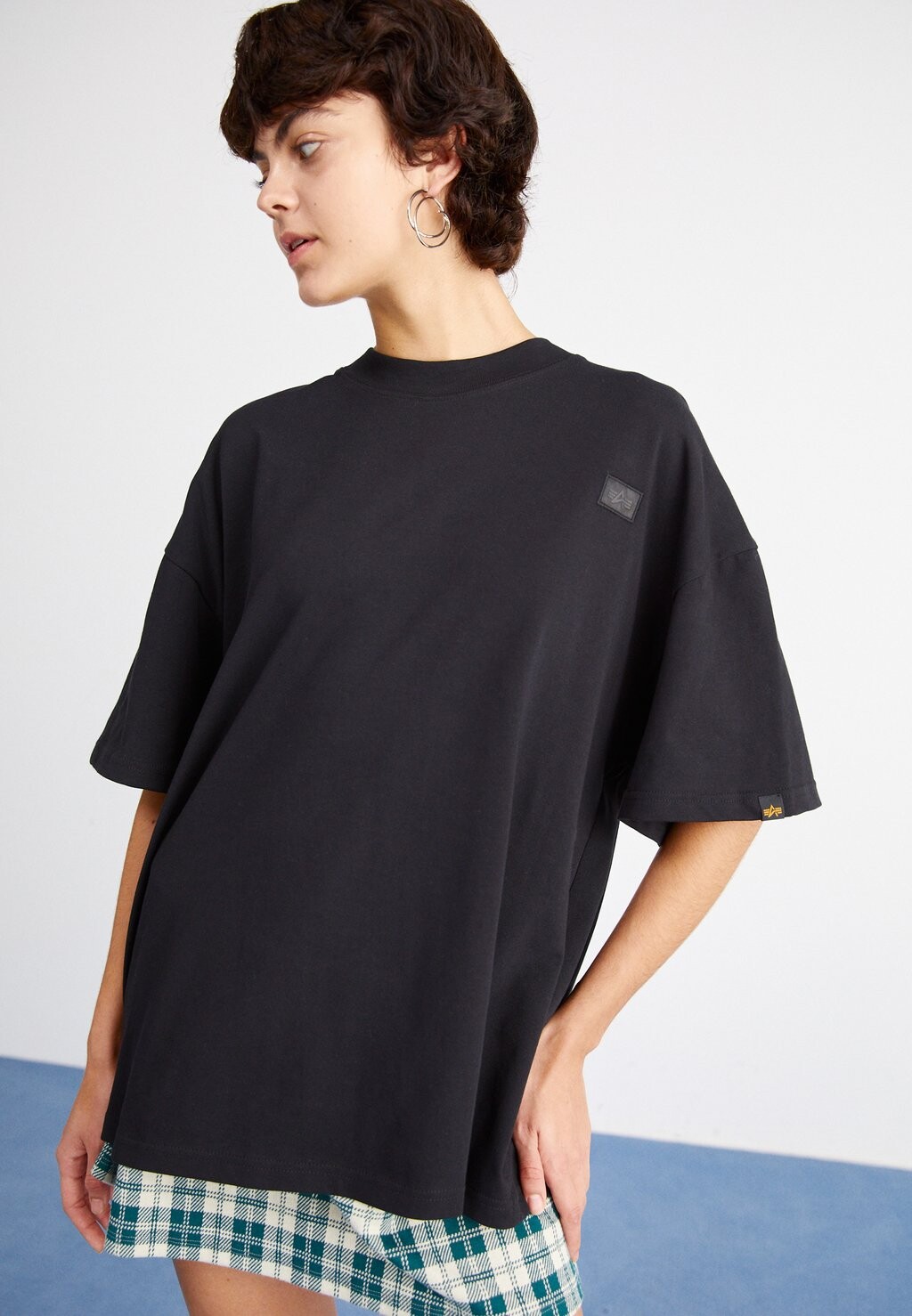 

Базовая футболка ESSENTIALS Alpha Industries, черный
