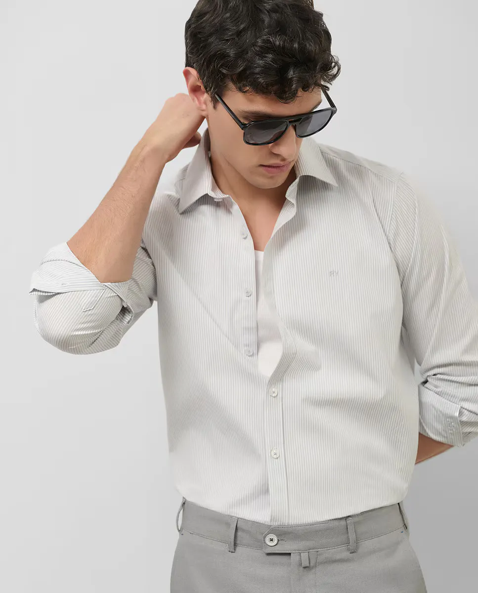 

Мужская спортивная рубашка прямого кроя с полоской в виде свечи Roberto Verino, светло-серый