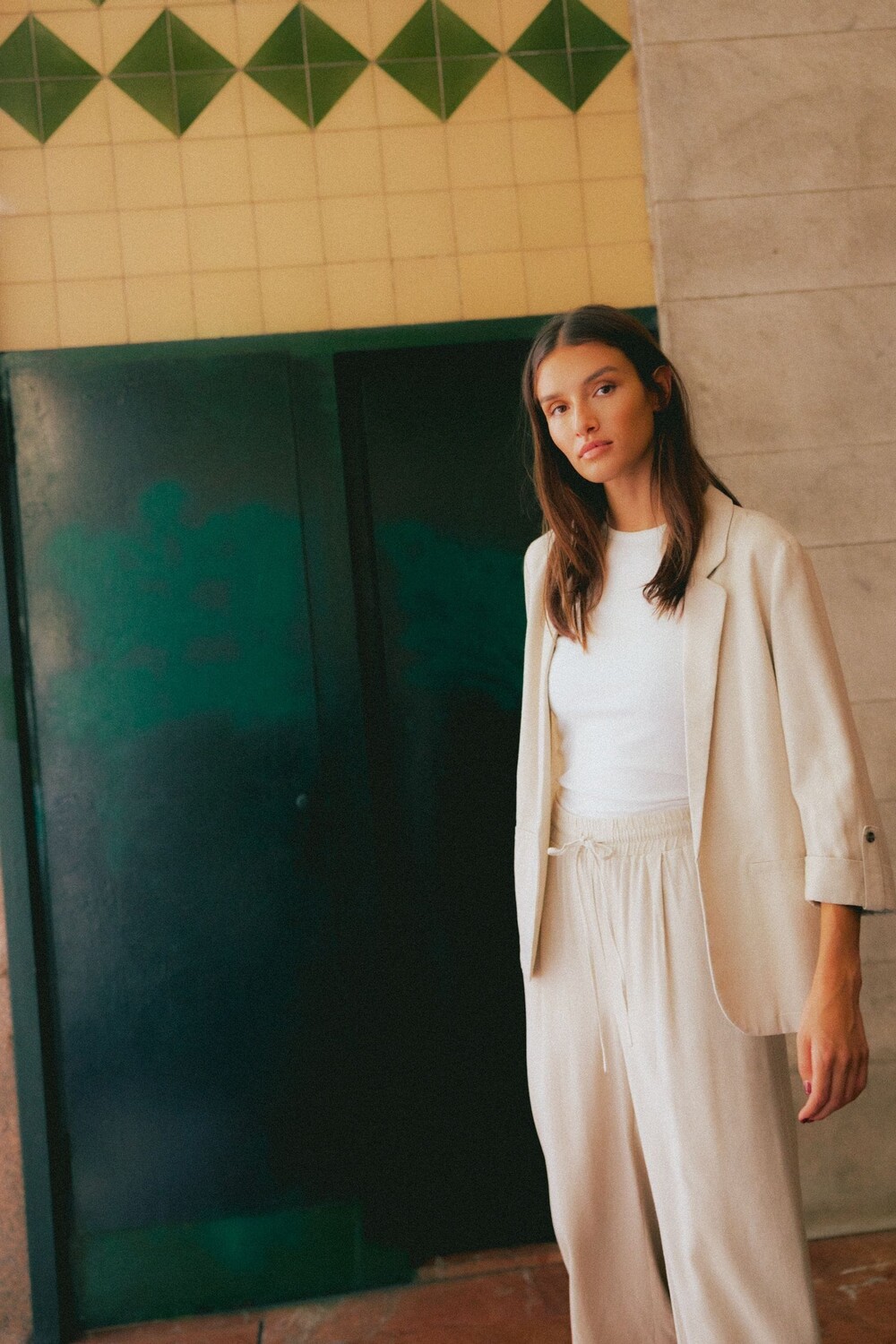 

Блейзер с рюшами на рукавах Vero Moda, бежевый