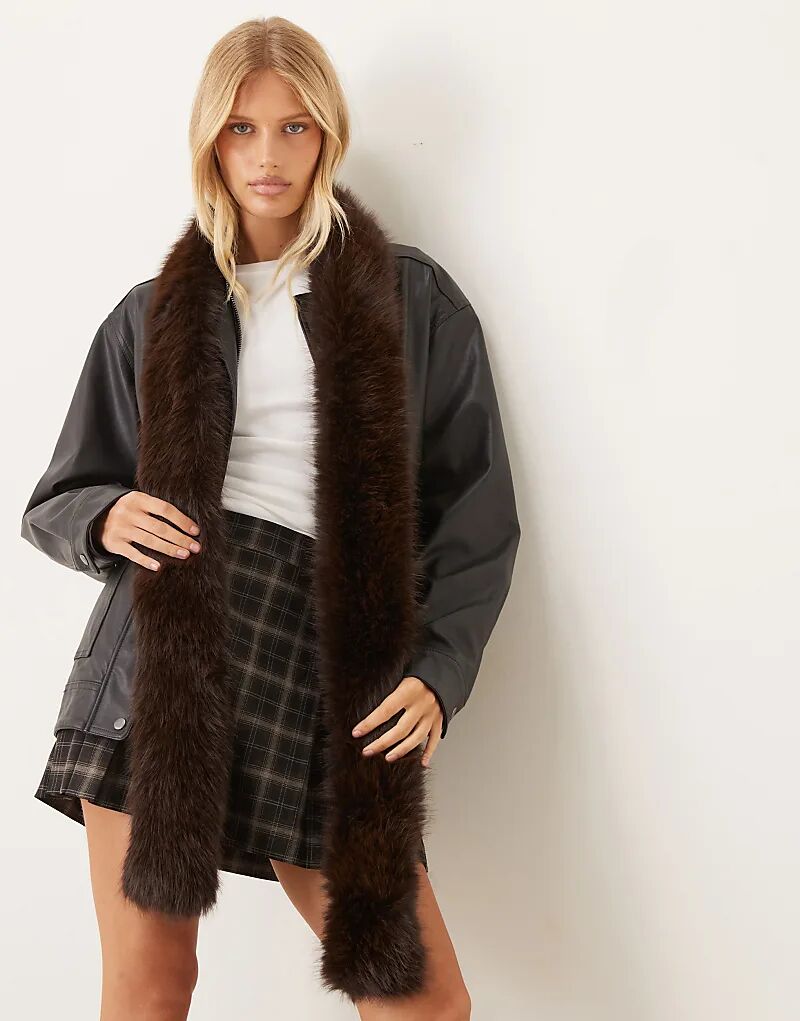 

Узкий шарф из искусственного меха от My Accessories коричневого цвета