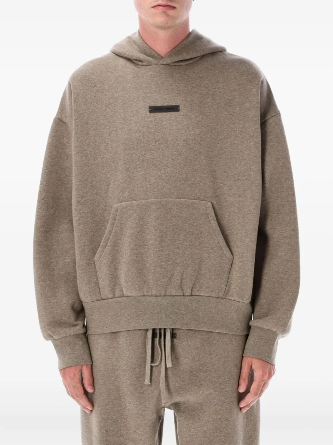 

Толстовка с капюшоном из флиса FEAR OF GOD ESSENTIALS с аппликацией логотипа, коричневый