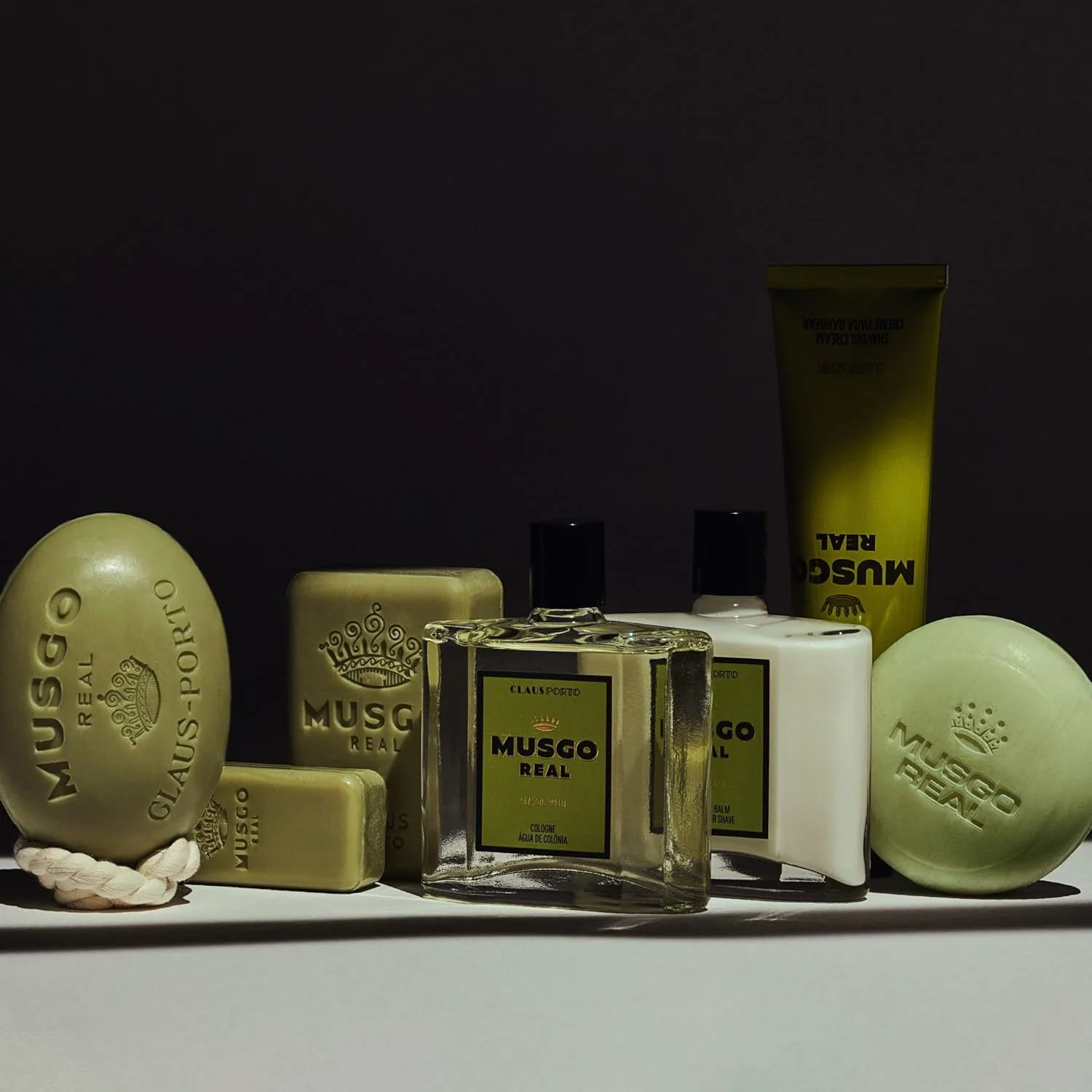 Claus Porto - Musgo Real Classic Scent Body Soap для мужчин и женщин | Свежий, очищающий, увлажняющий | Ручная работа, ароматный, древесный, элегантный (160 г | 5,6 унции) 158.76 г (1 шт.) — фото 3