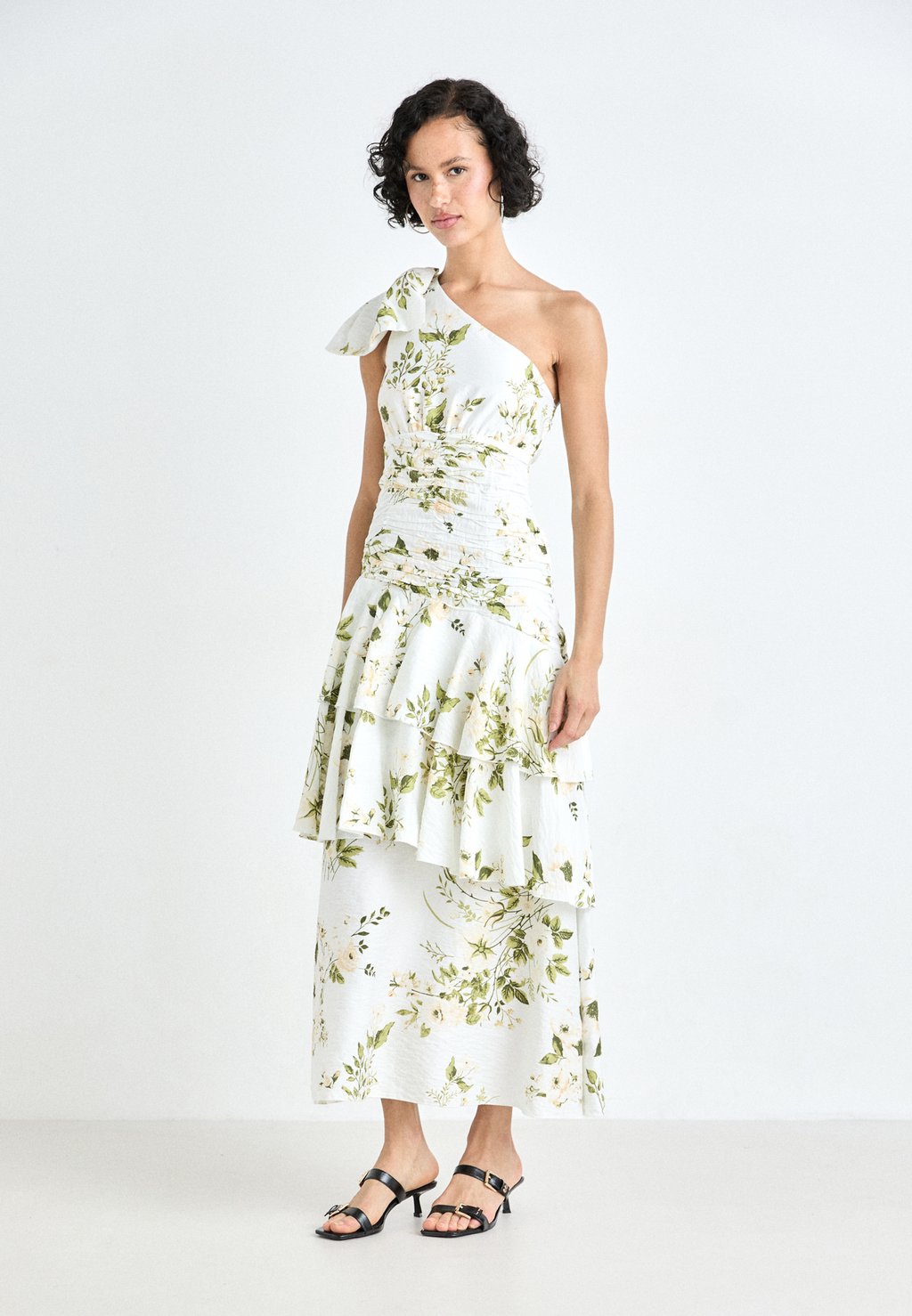 

Элегантное платье VILINE ONE SHOULDER ANKLE DRESS VILA, слоновая кость