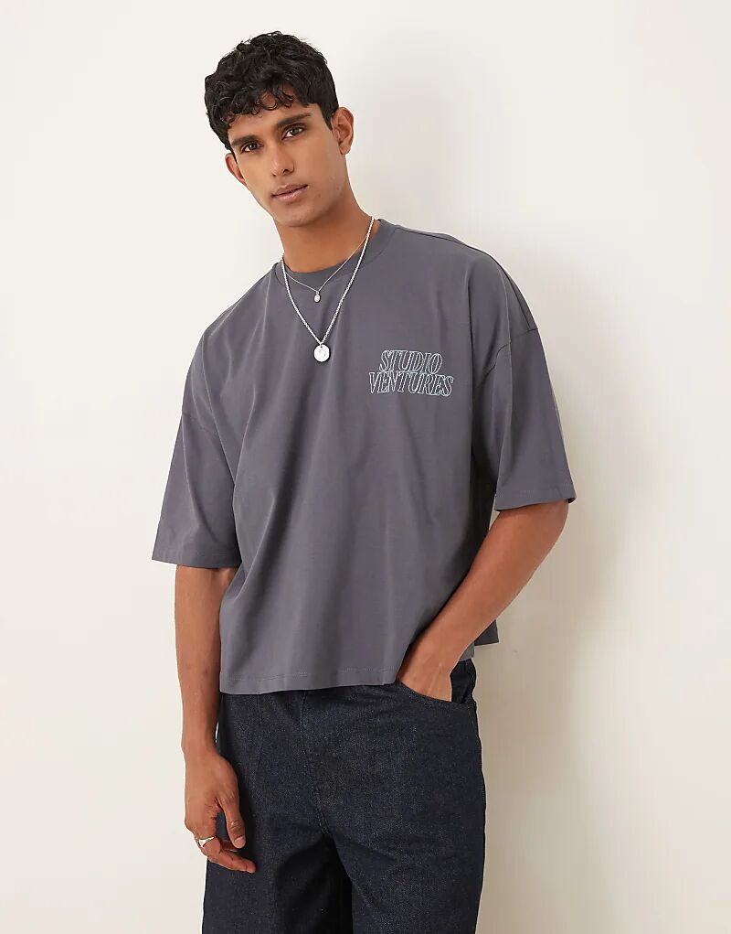 

Футболка ASOS DESIGN свободного кроя с вышивкой на груди, цвет: черный