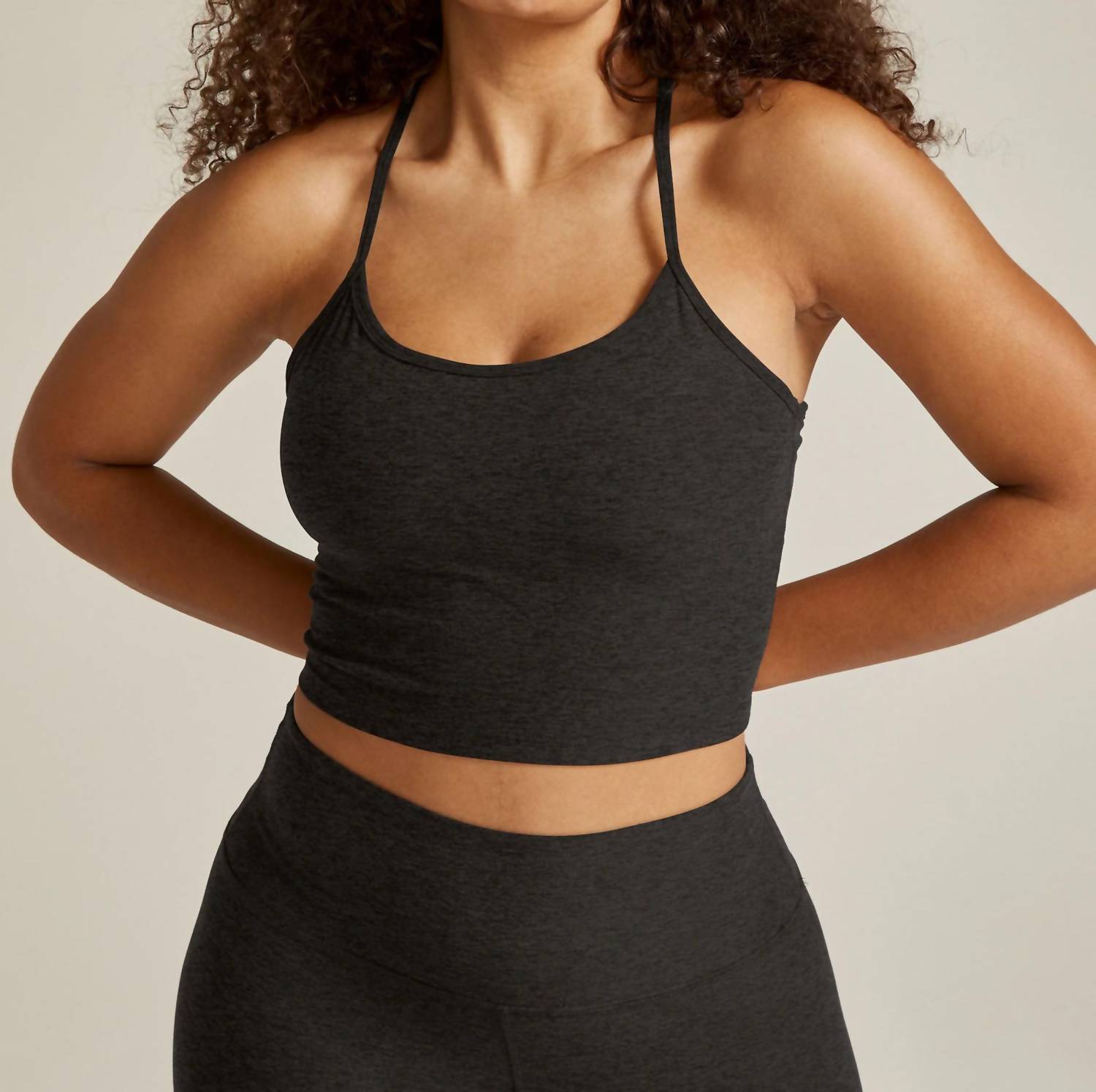 

Укороченная майка Spacedye Slim Racerback в цвете Darkest Night BEYOND YOGA