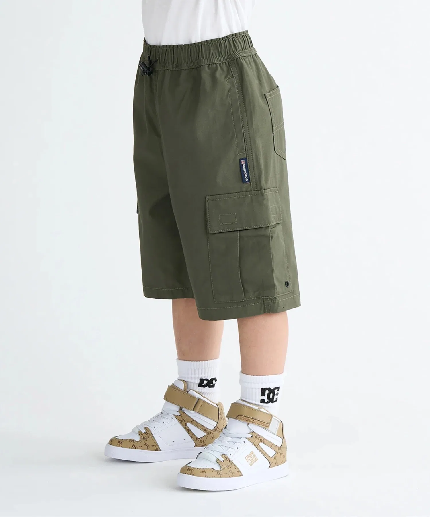 Детские шорты-карго 25 KD WIDE CARGO SHO/DC с эластичным поясом — фото 3
