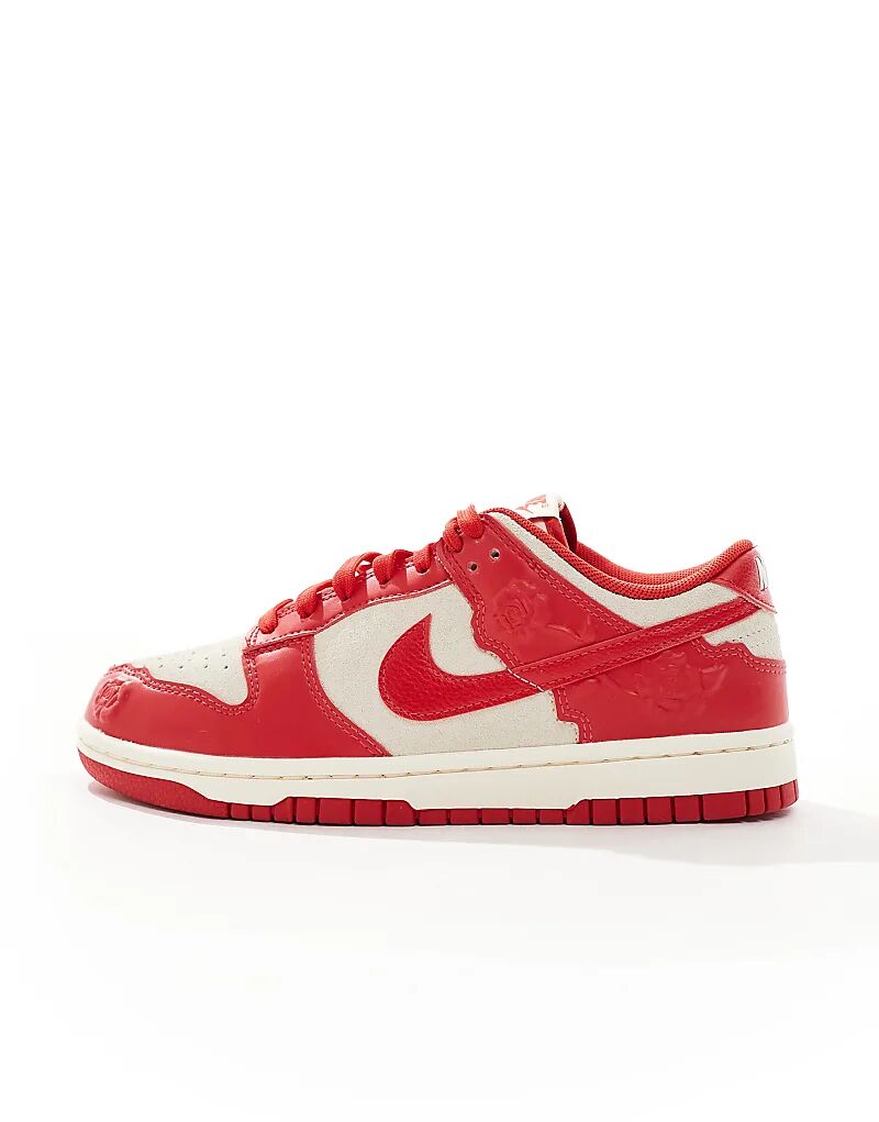 Кроссовки Nike Dunk Low SE красного и бежевого цветов — фото 2