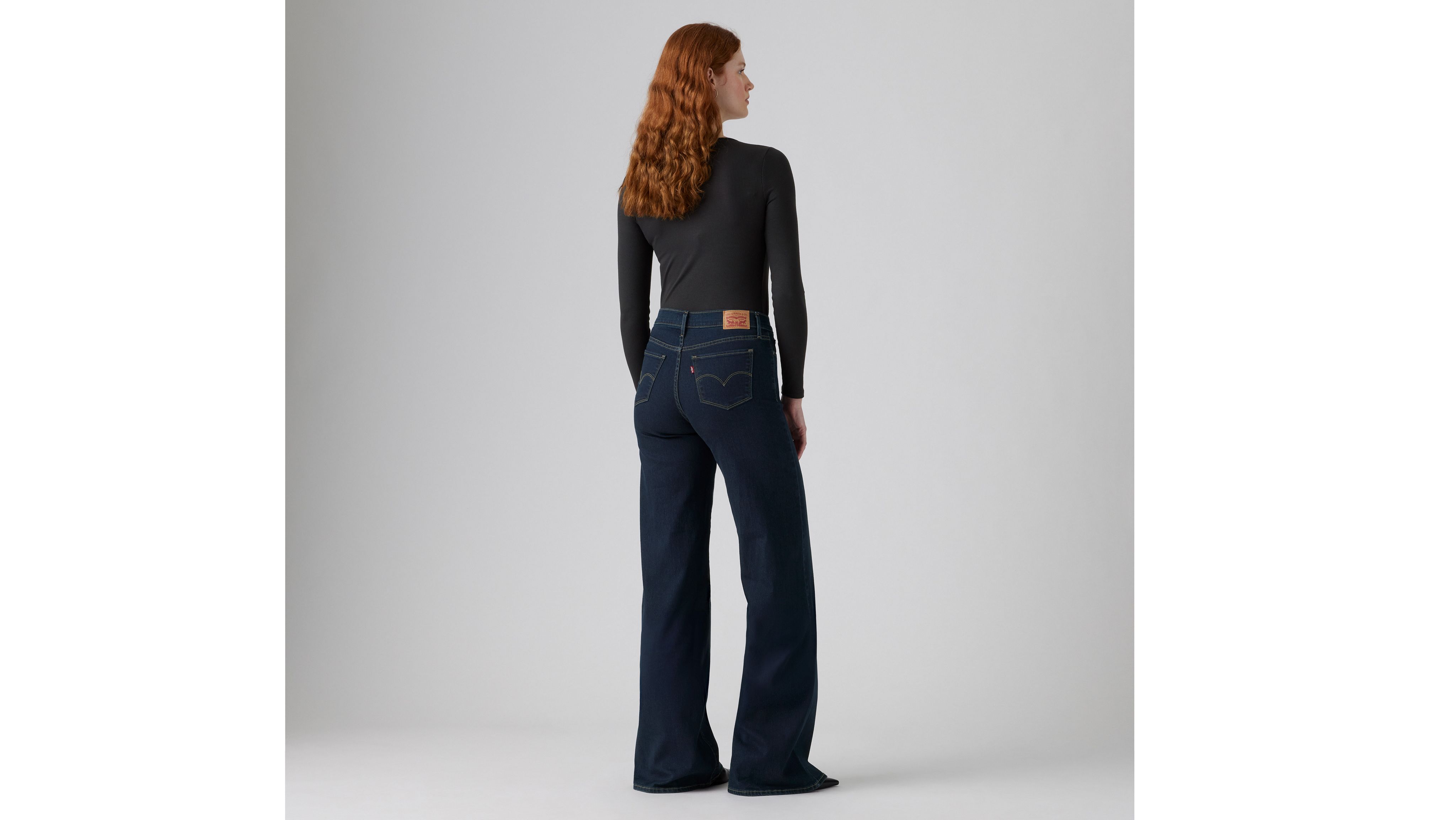 Женские джинсы 318 Shaping Wide Leg Levi's, Chances Are - Dark Wash — фото 4