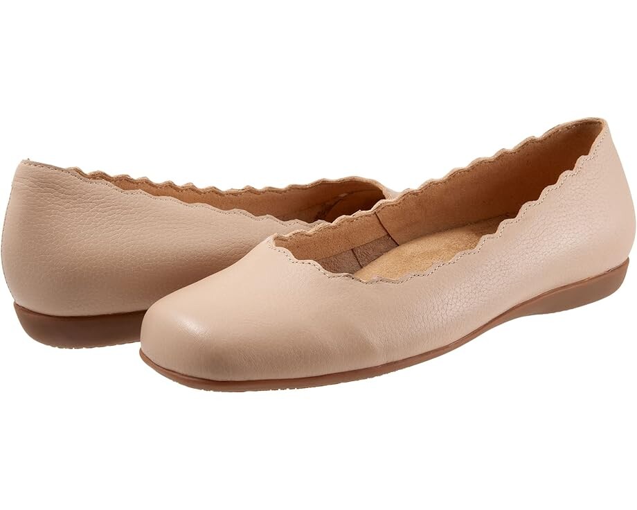 

Туфли на плоской подошве Trotters Sabine, цвет Nude