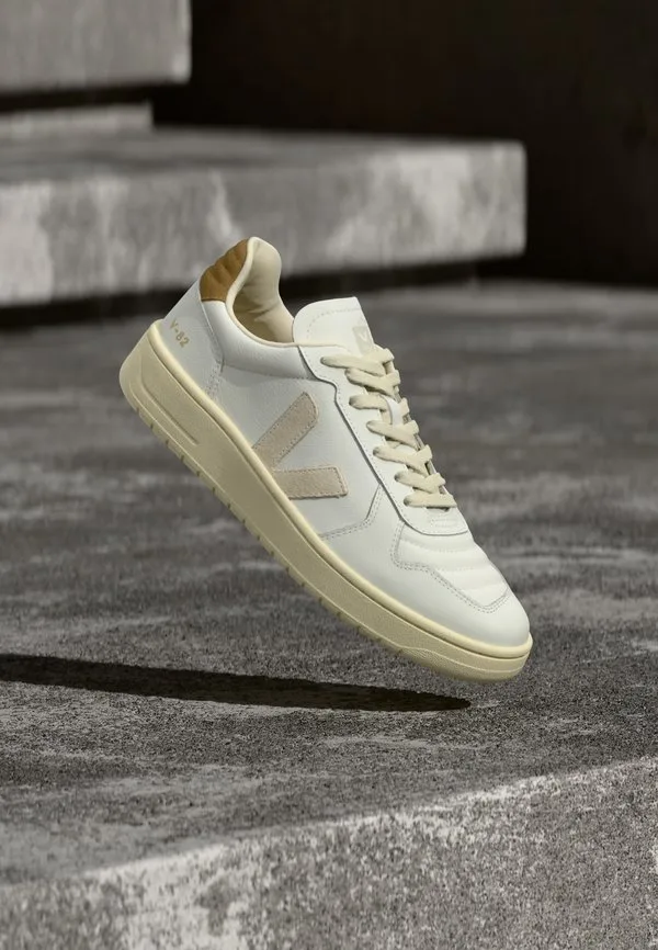 Кроссовки v 82 ii Veja, White/Pierre/Tent