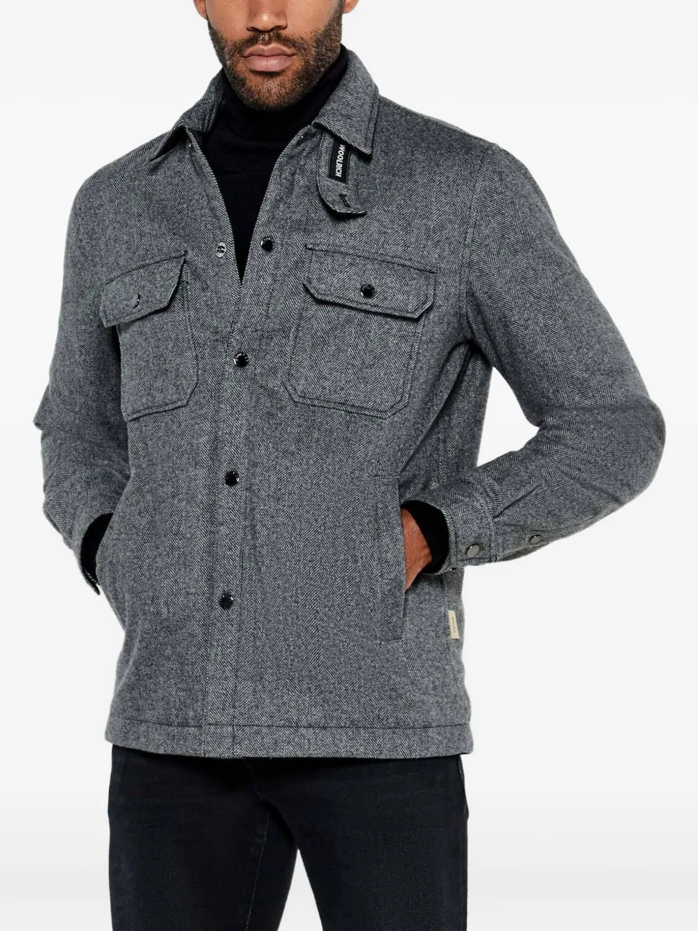

Куртка-рубашка с узором «елочка» и карманами-клапанами WOOLRICH, серый