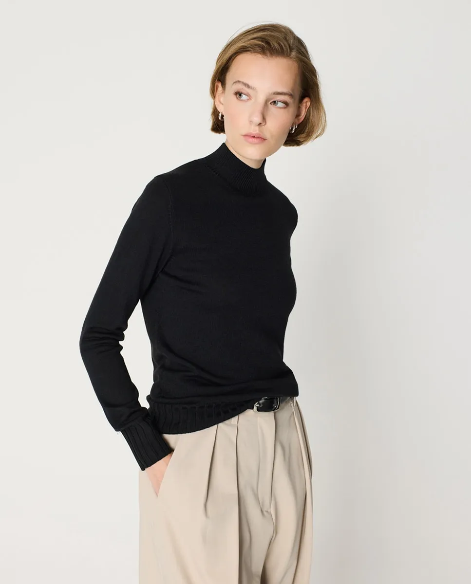 

Базовый женский свитер с крупной резинкой, воротником полуводолазкой и длинными рукавами Escorpion, черный