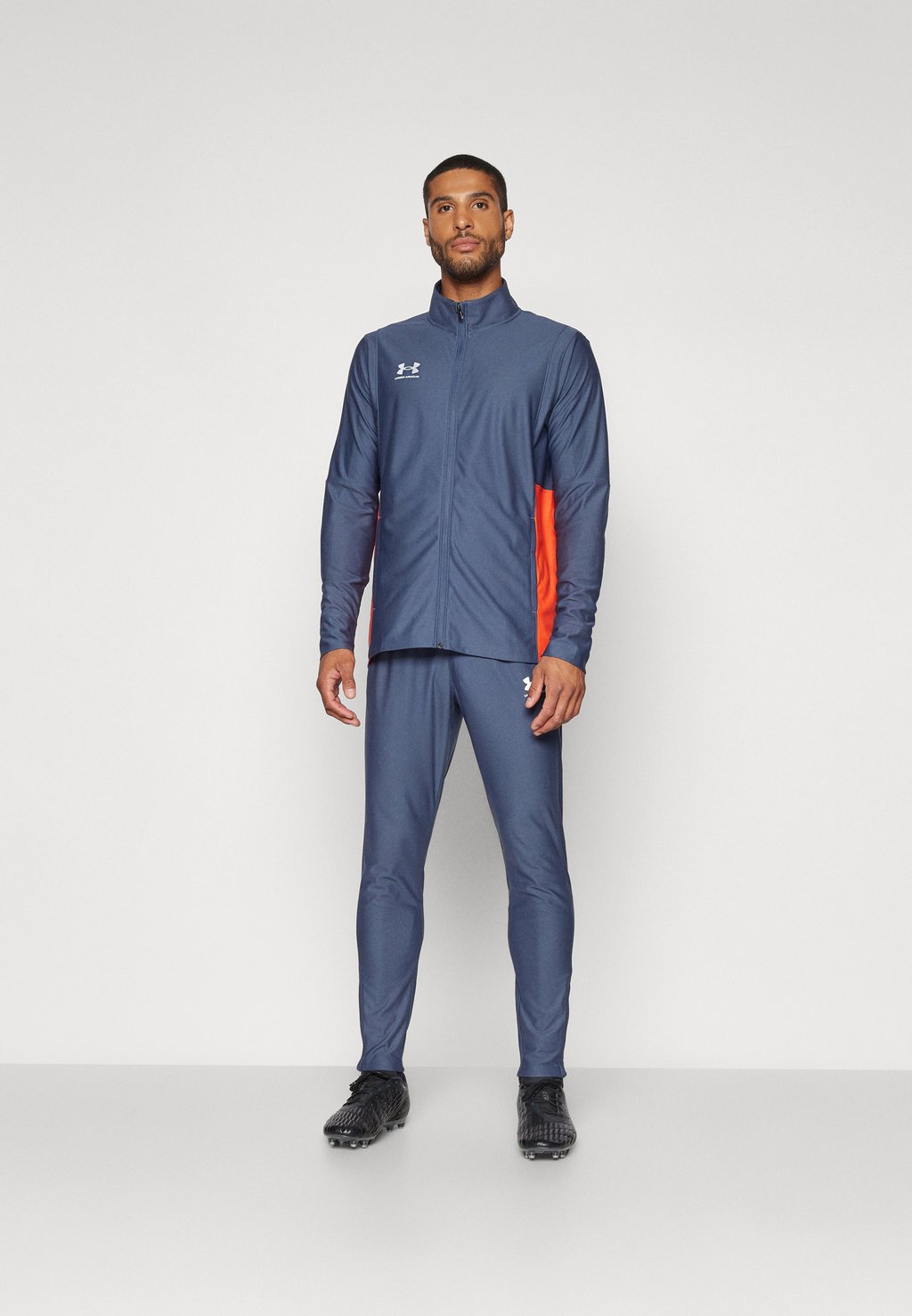 

Спортивный костюм CHALLENGER TRACKSUIT SET Under Armour, серый