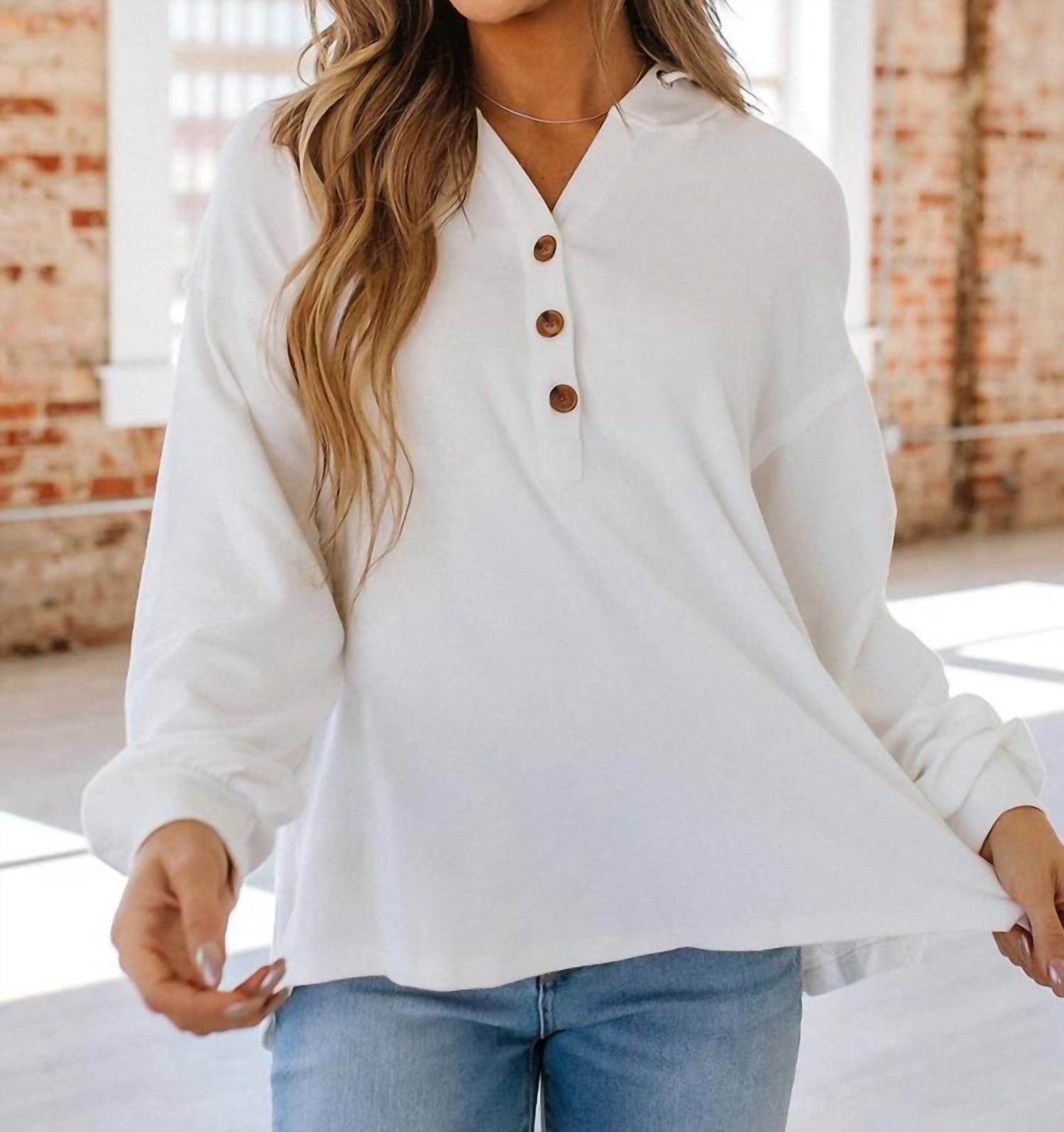 

Пуловер с капюшоном Ruthie белого цвета Liam & Company