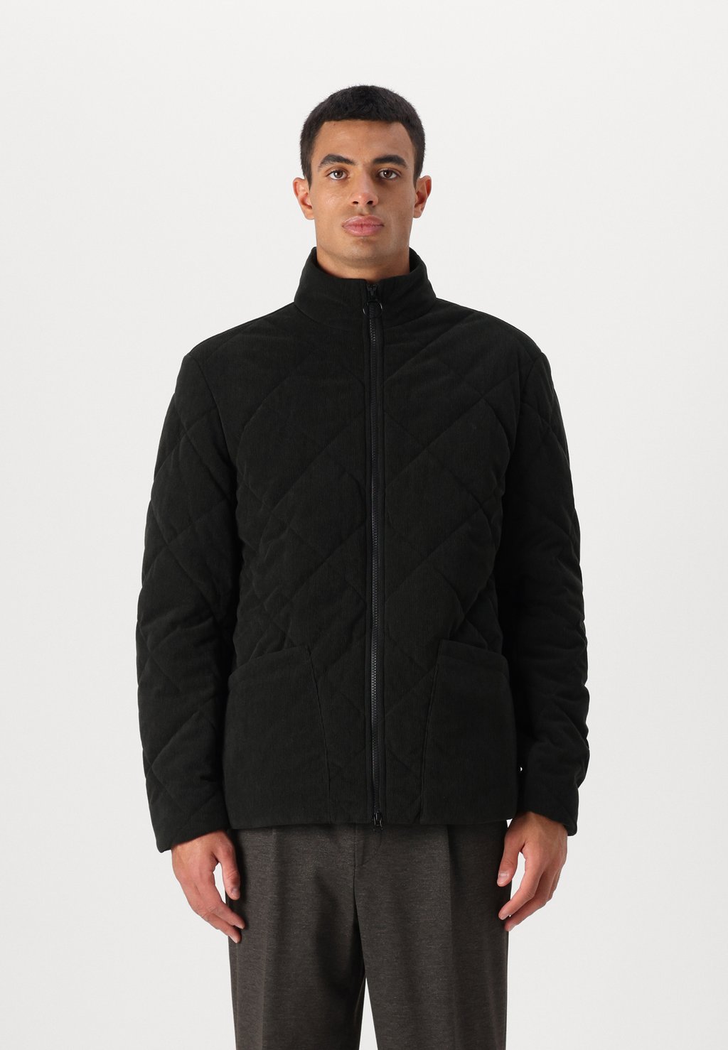 

Легкая куртка LIDDESDALE QUILTED JACKET Barbour, черный