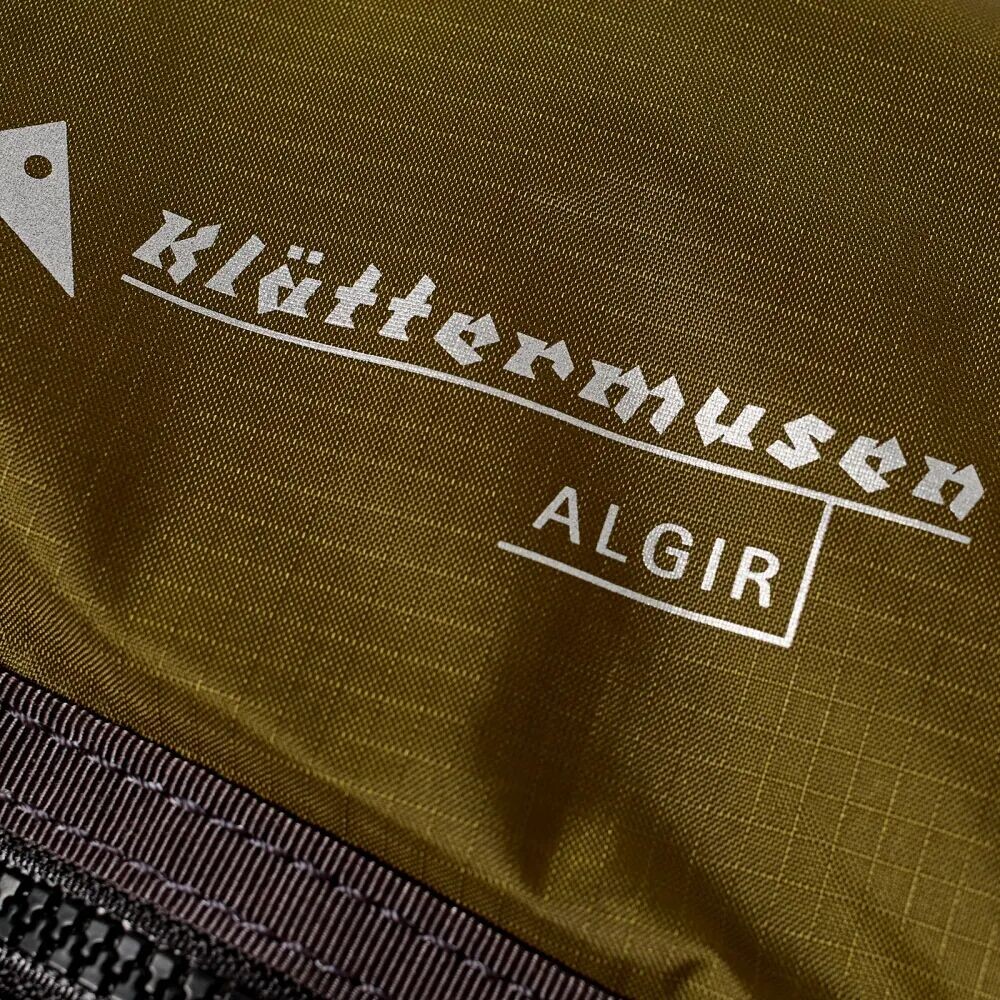 

Klättermusen Сумка Algir с несколькими слотами, зеленый