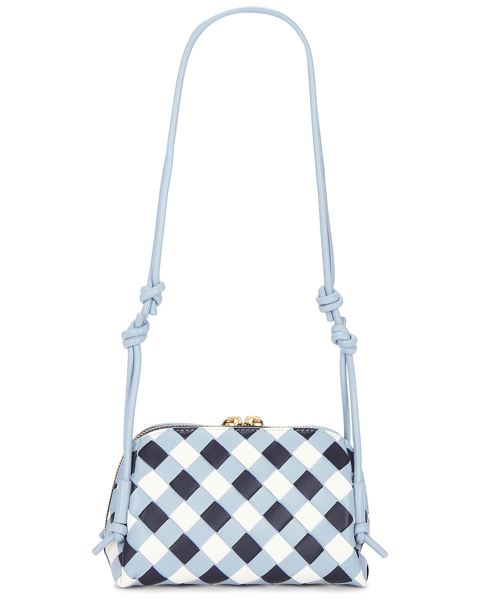 Сумка Concert Pouch Bottega Veneta, Abyss, Ice White, & Gold — фото 3