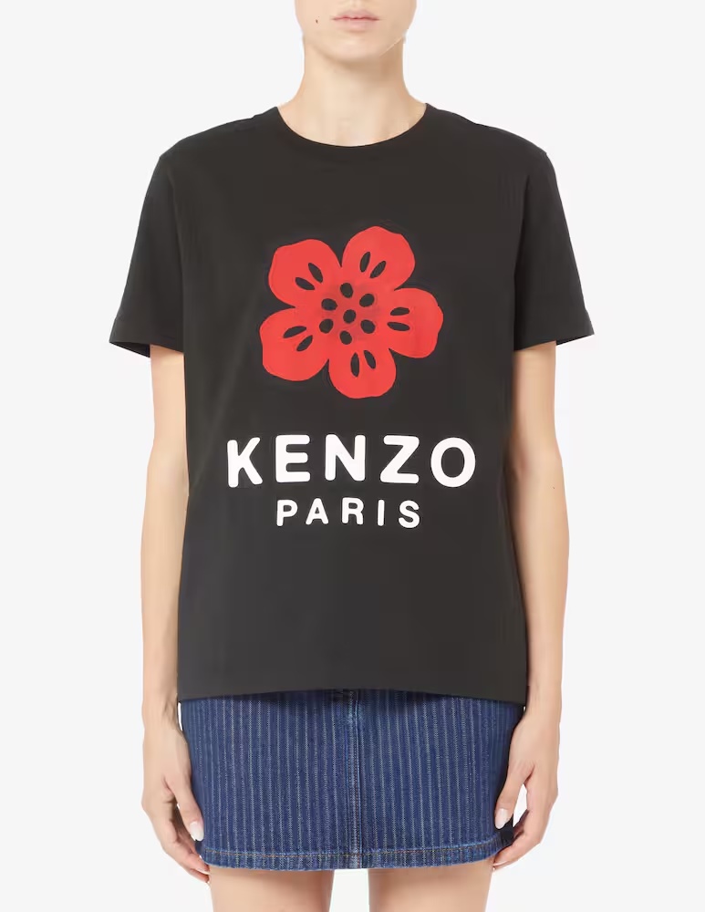 

Боке положил свободную футболку Kenzo, черный