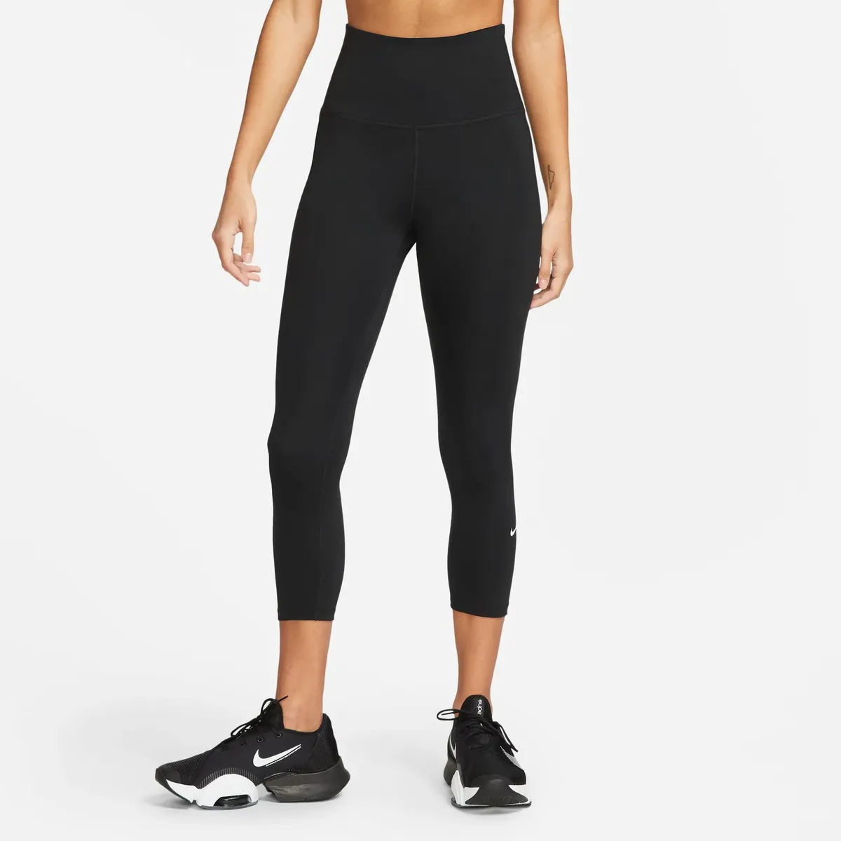 

Тренировочные тайтсы Nike "ONE WOMEN'S HIGH-RISE CROPPED LEGGINGS", черный