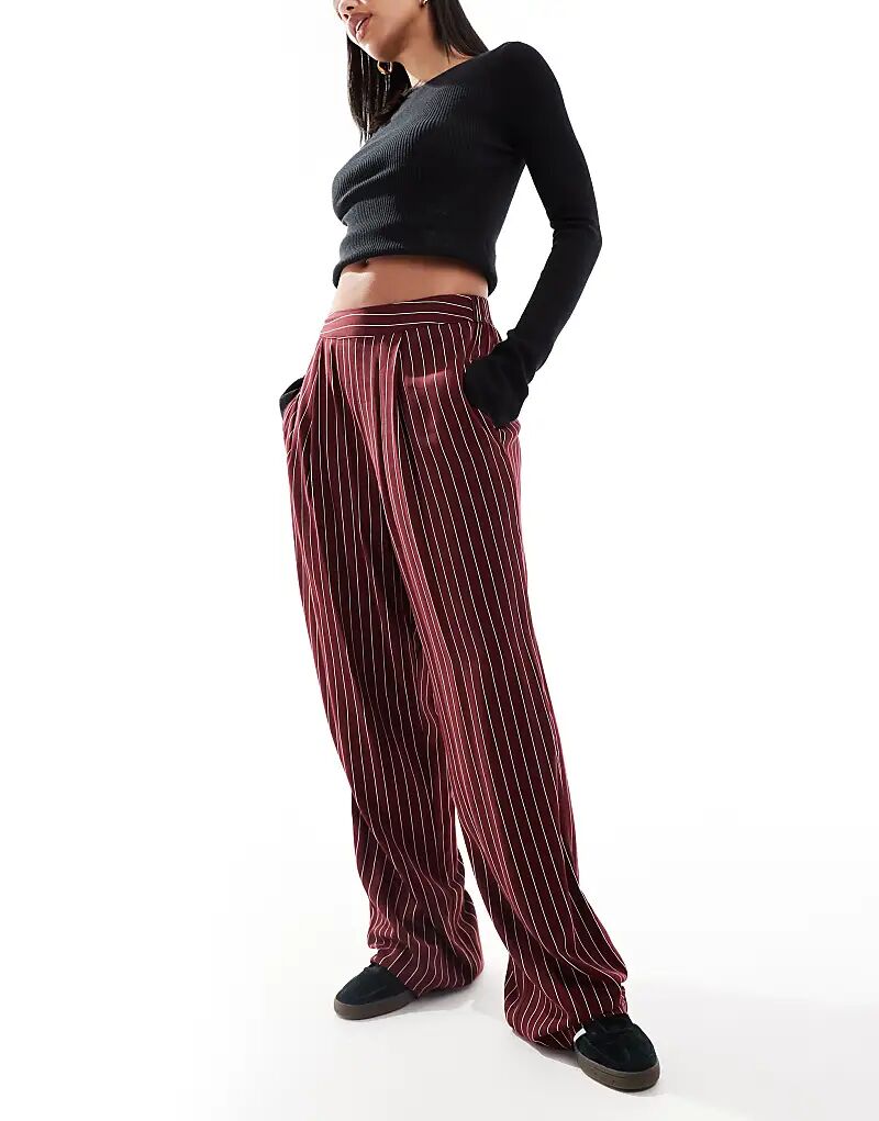 

Базовые брюки на застежке в бордовую полоску ASOS DESIGN