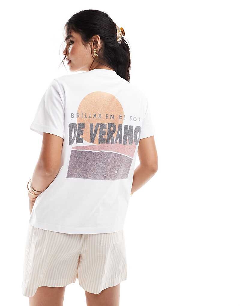 

Белая футболка бойфренда с рисунком де верано ASOS DESIGN