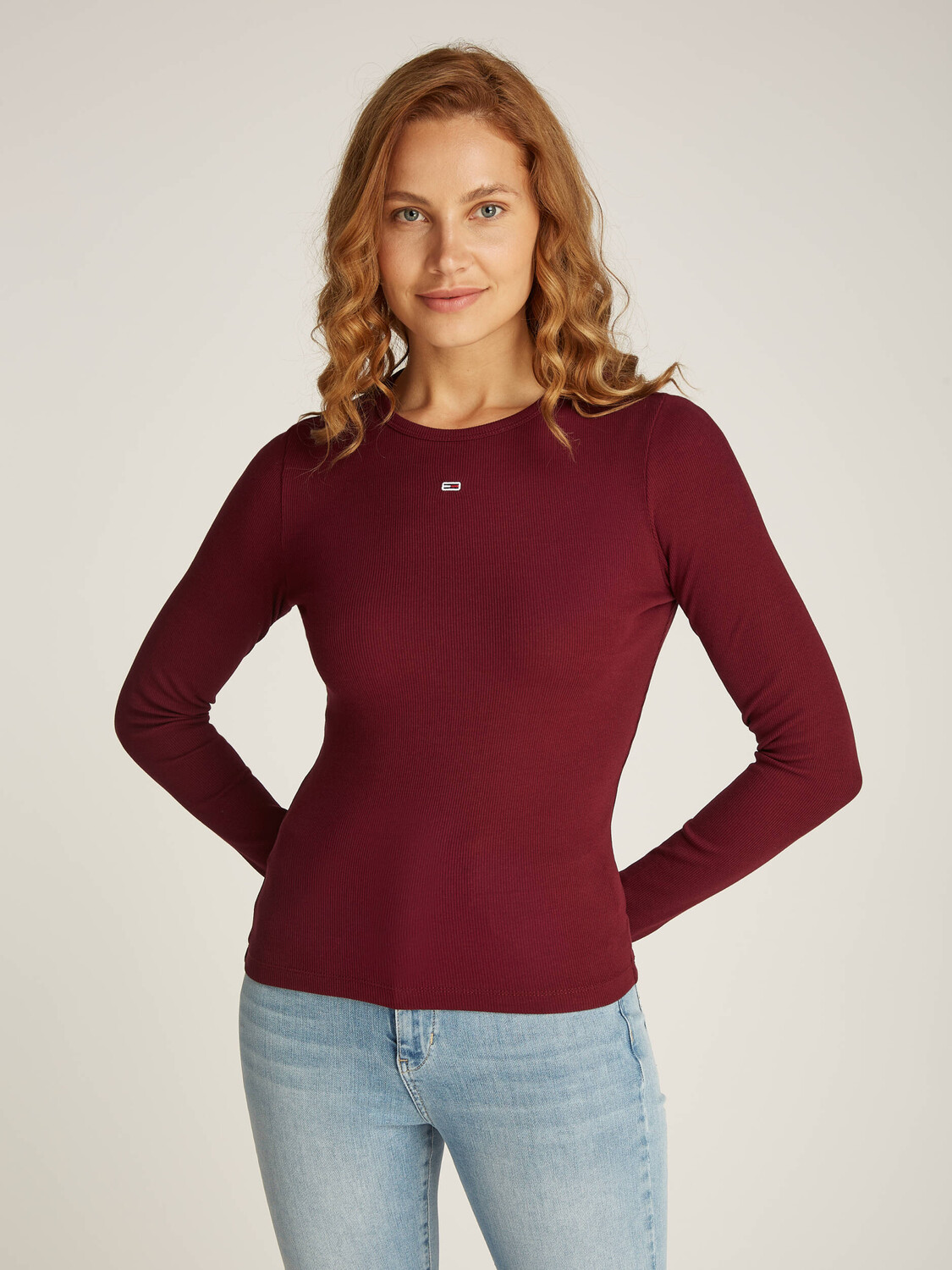 

Блуза Tommy Jeans Slim Fit, бордо