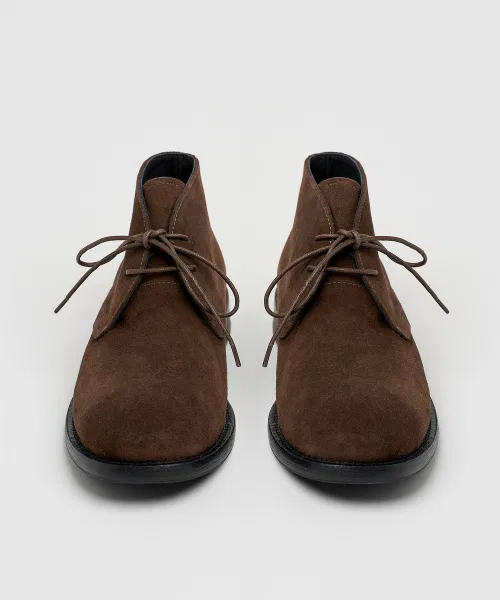 Чакка ботинки Uniform из замши коричневые