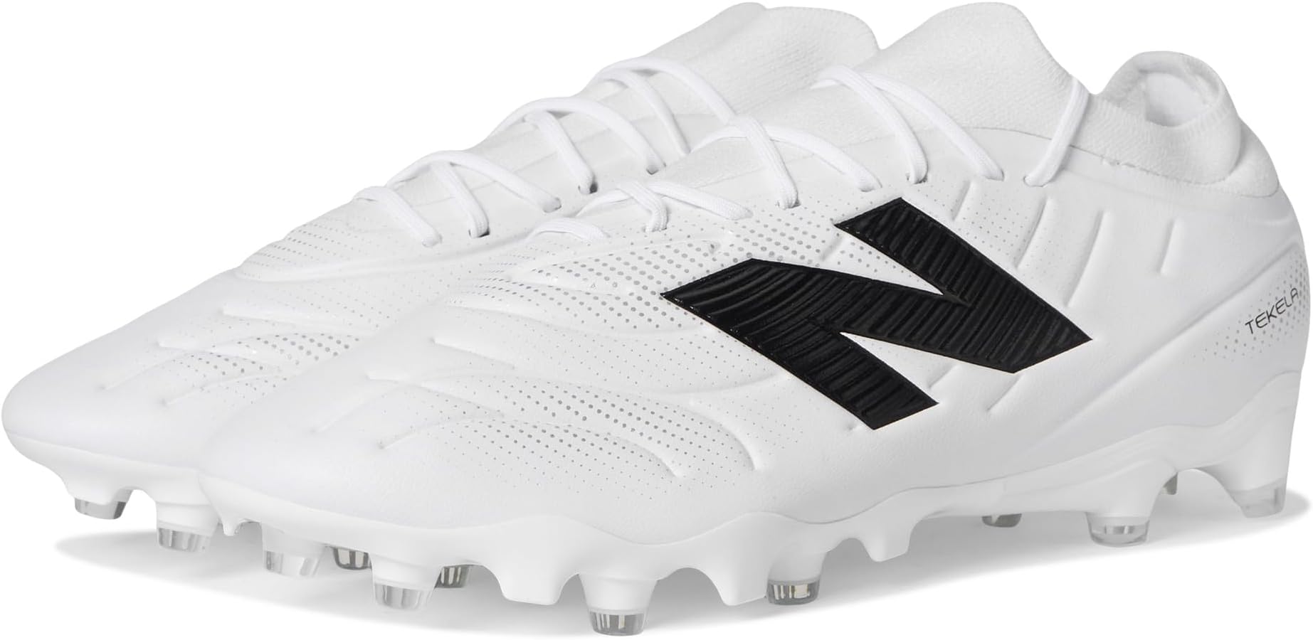 Кроссовки New Balance Unisex Tekela Team Low Laced FG V5 Soccer Cleats, White/Black/Silver