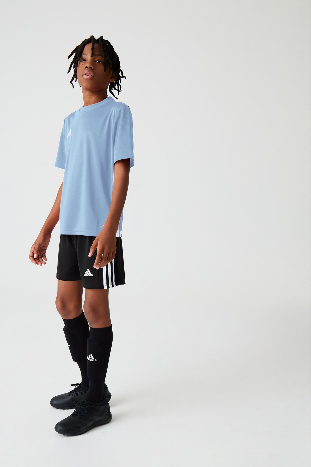 

Таблица 23 Детская футболка adidas, синий