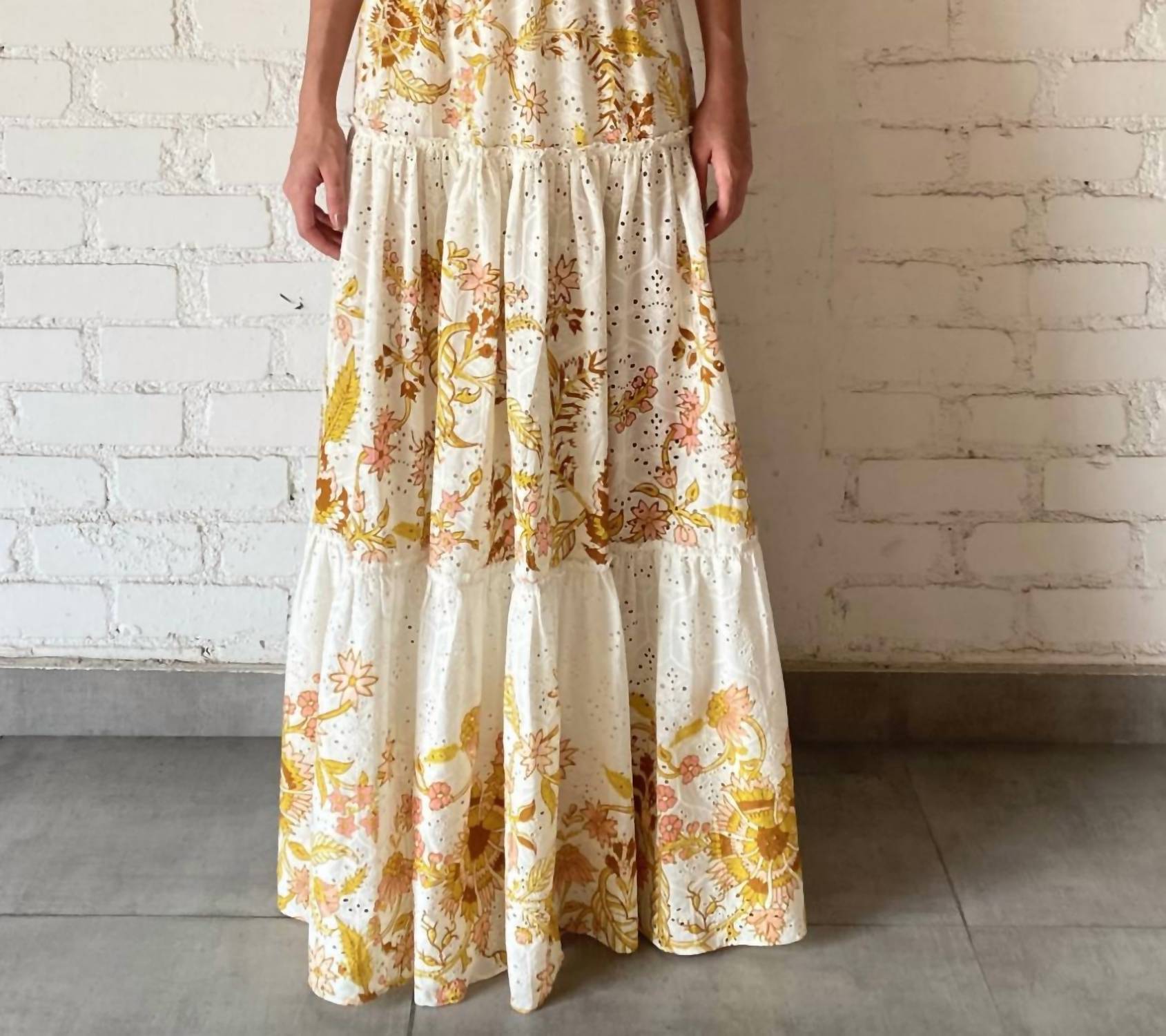 

Длинная юбка Tora в цвете Off White Hemant & Nandita
