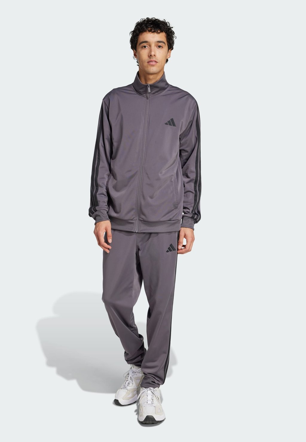 

Спортивный костюм adidas Sportswear, серый