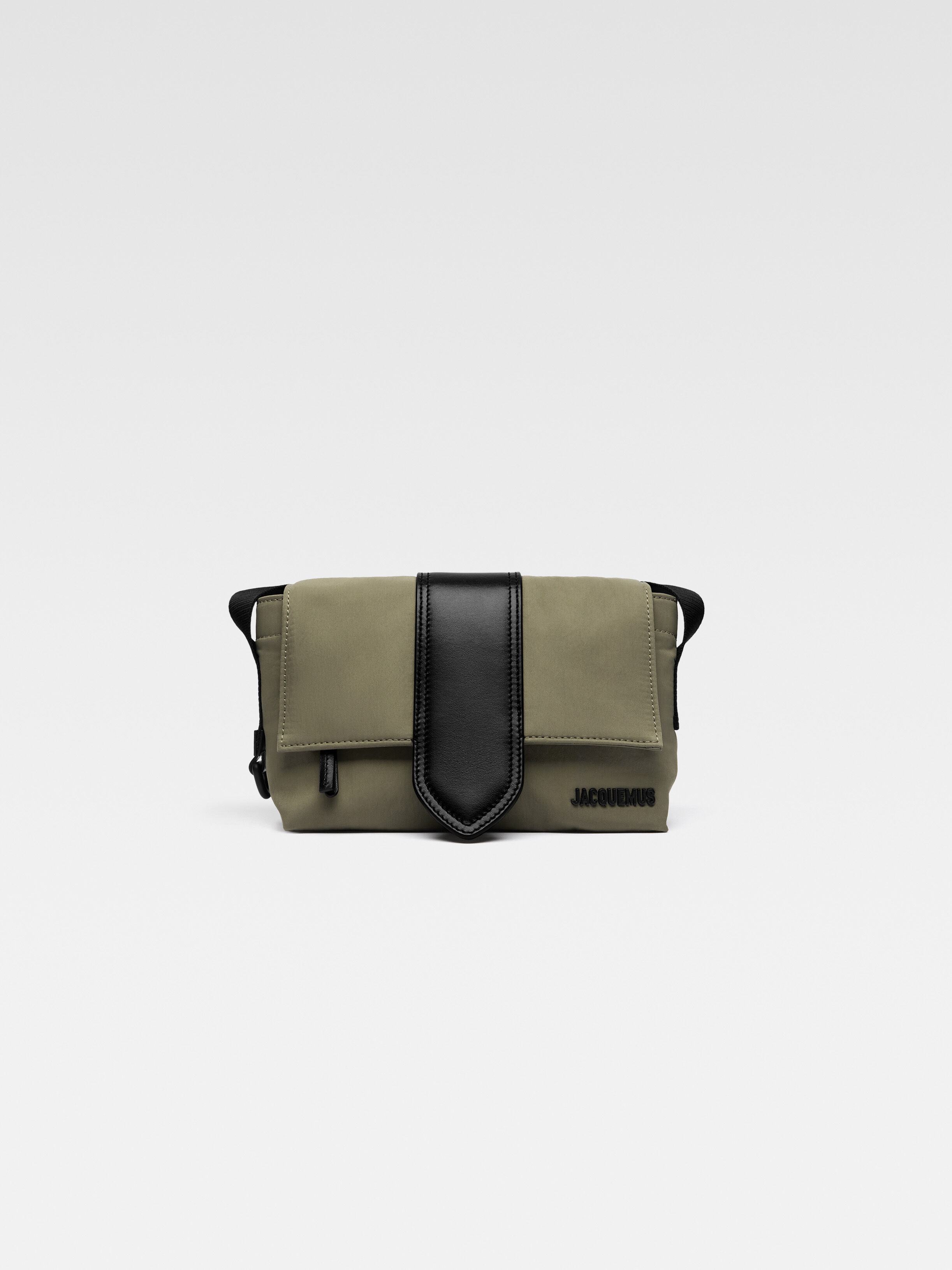 

Мини-нейлоновая сумка-мессенджер JACQUEMUS The small Bambino messenger bag, хаки