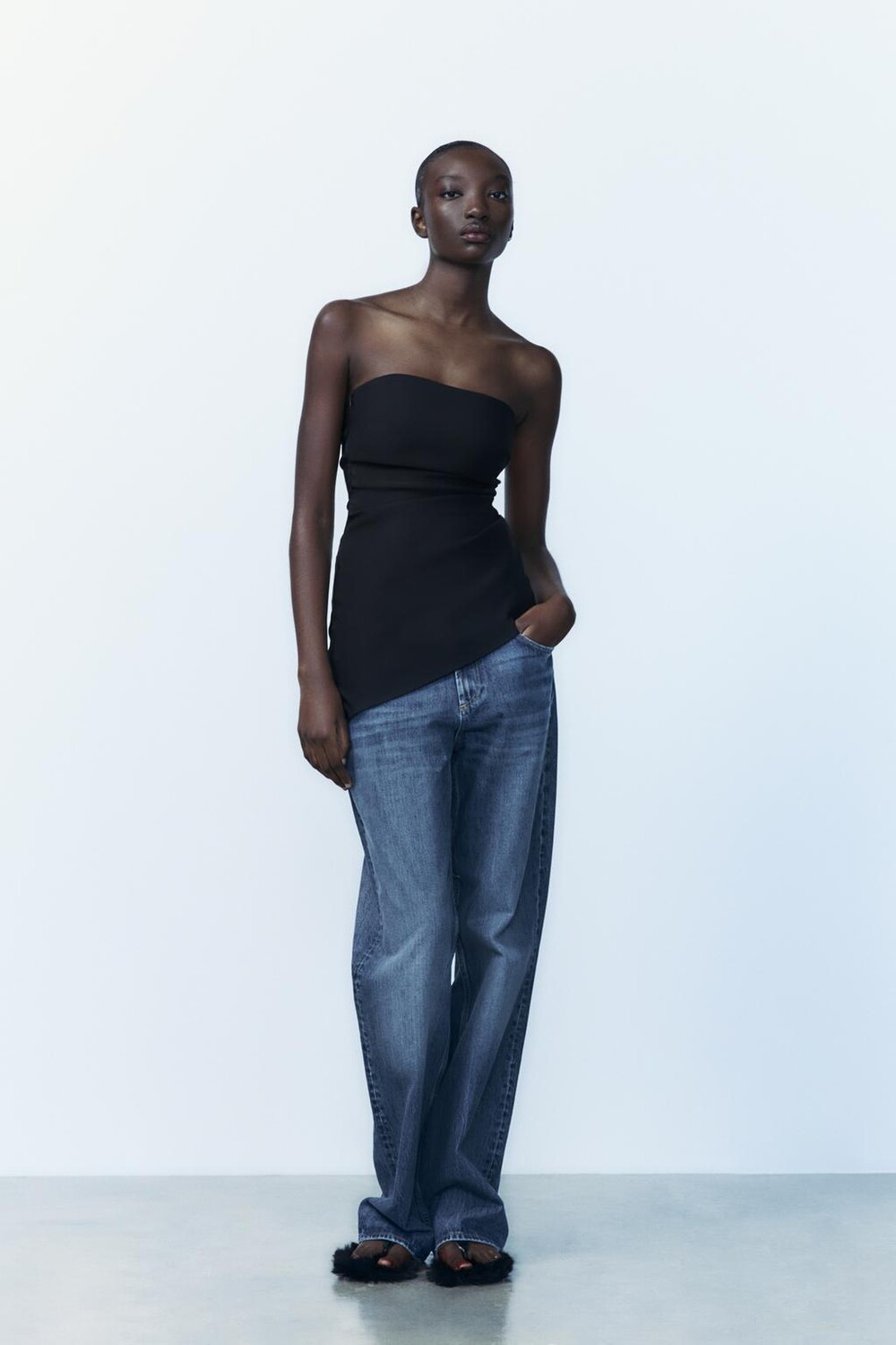

Асимметричный плиссированный топ ZARA, черный