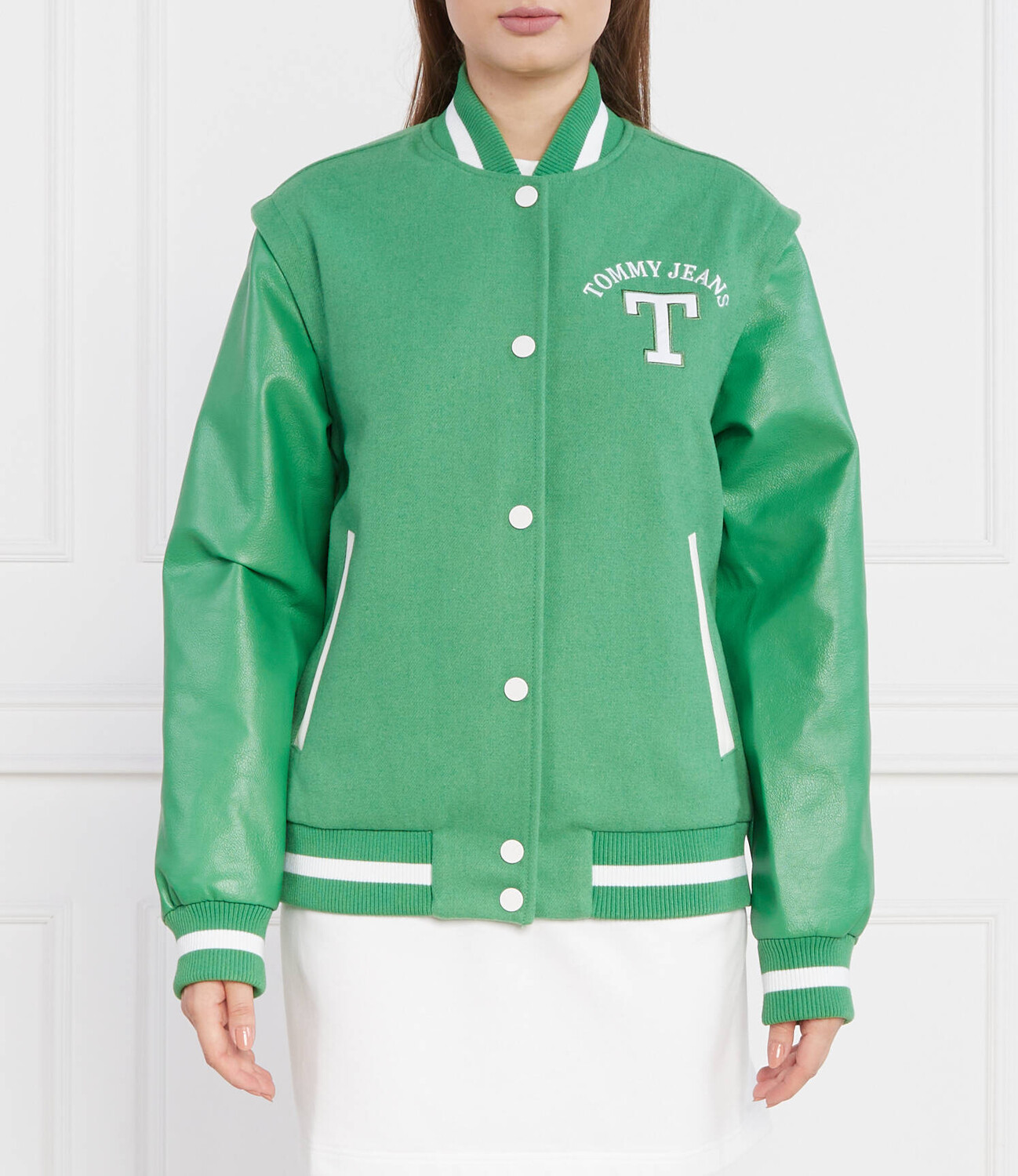 

Куртка Tommy Jeans Regular Fit, зеленый