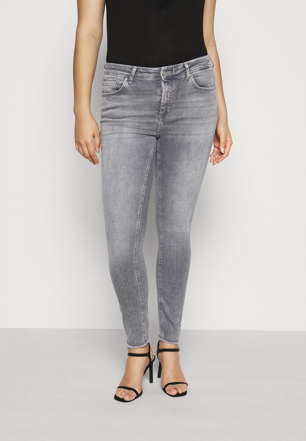 

Джинсы Skinny Fit ONLY Carmakoma