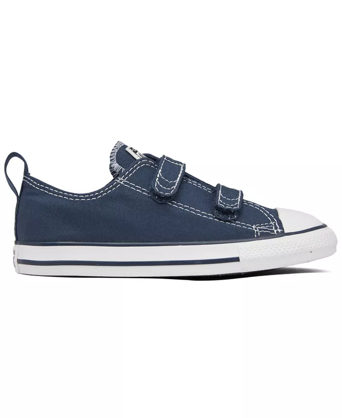 Детские кеды Chuck Taylor All Star Ox 2V с регулируемой застежкой на липучке, повседневные, от Finish Line Converse, мультиколор — фото 2