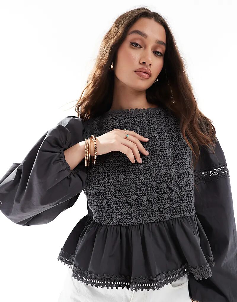 

Длинный топ с кружевной вставкой и нагрудником ASOS DESIGN, цвет: черный