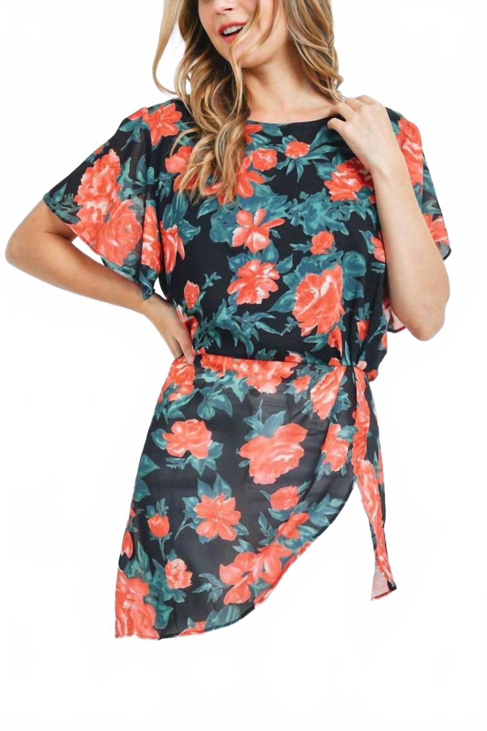 

Черный топ с коротким рукавом в цветочном принте Mittoshop