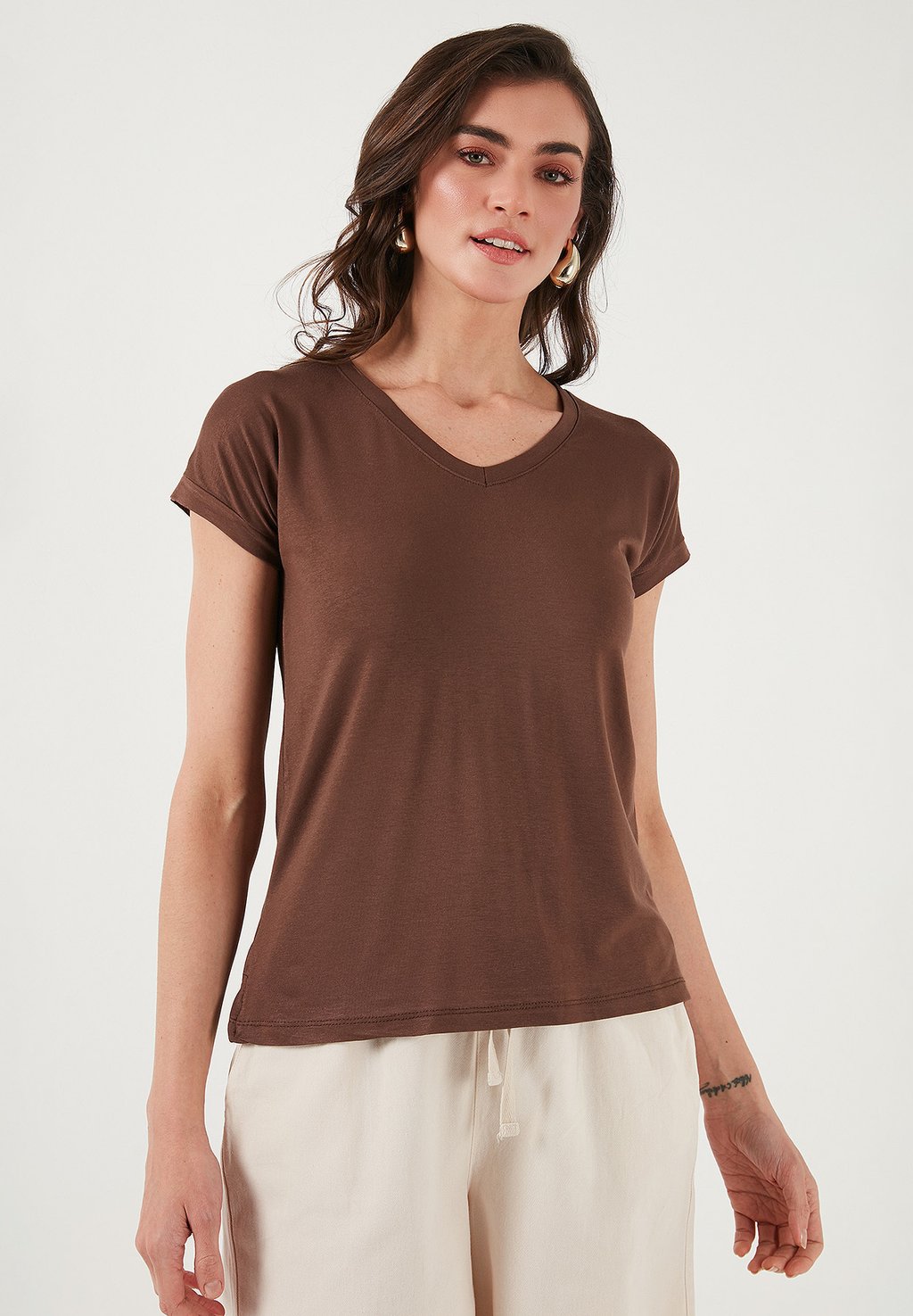

Базовая футболка REGULAR FIT LELA, коричневый