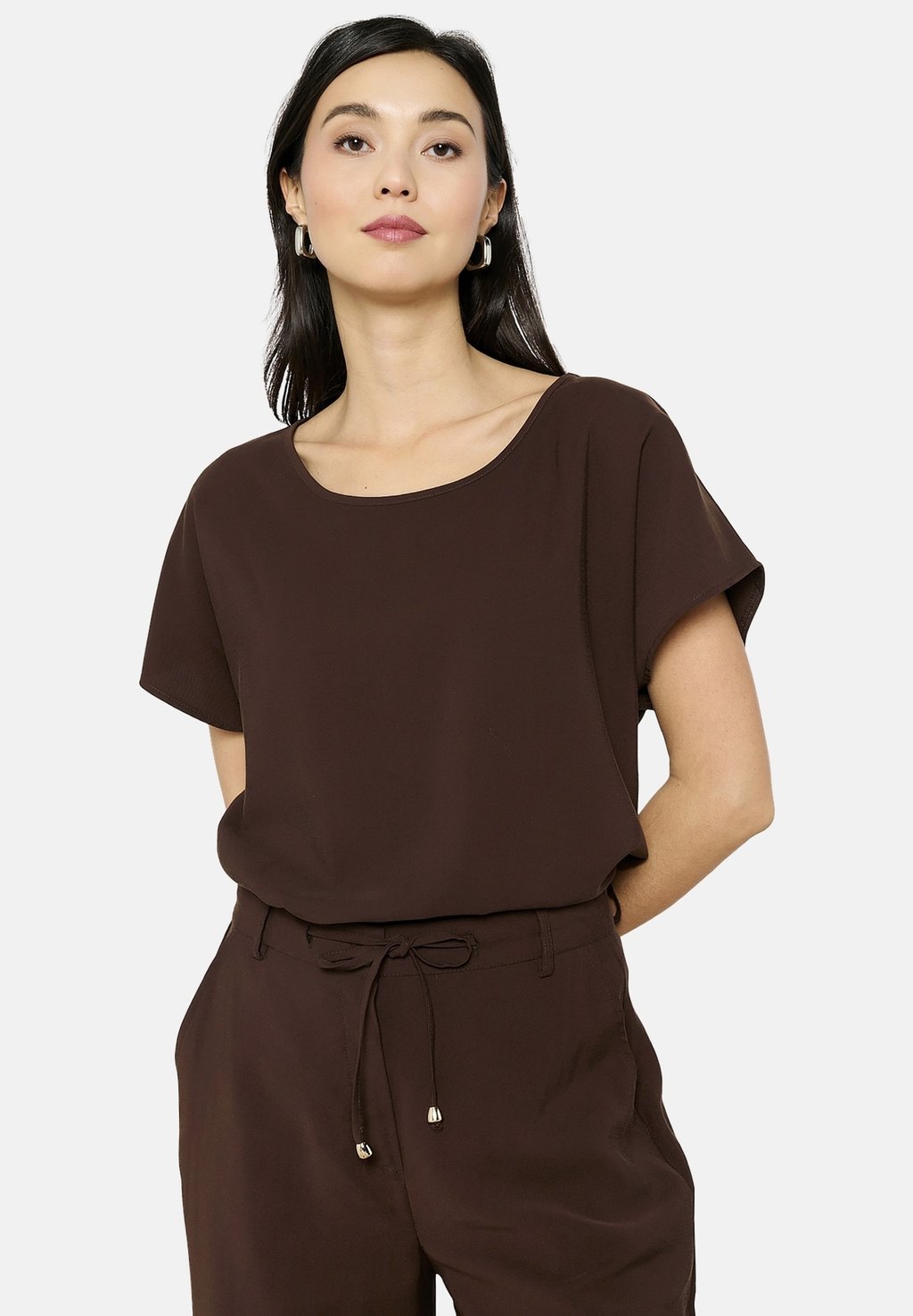 

Блуза Basic T-shirt LolaLiza, коричневый
