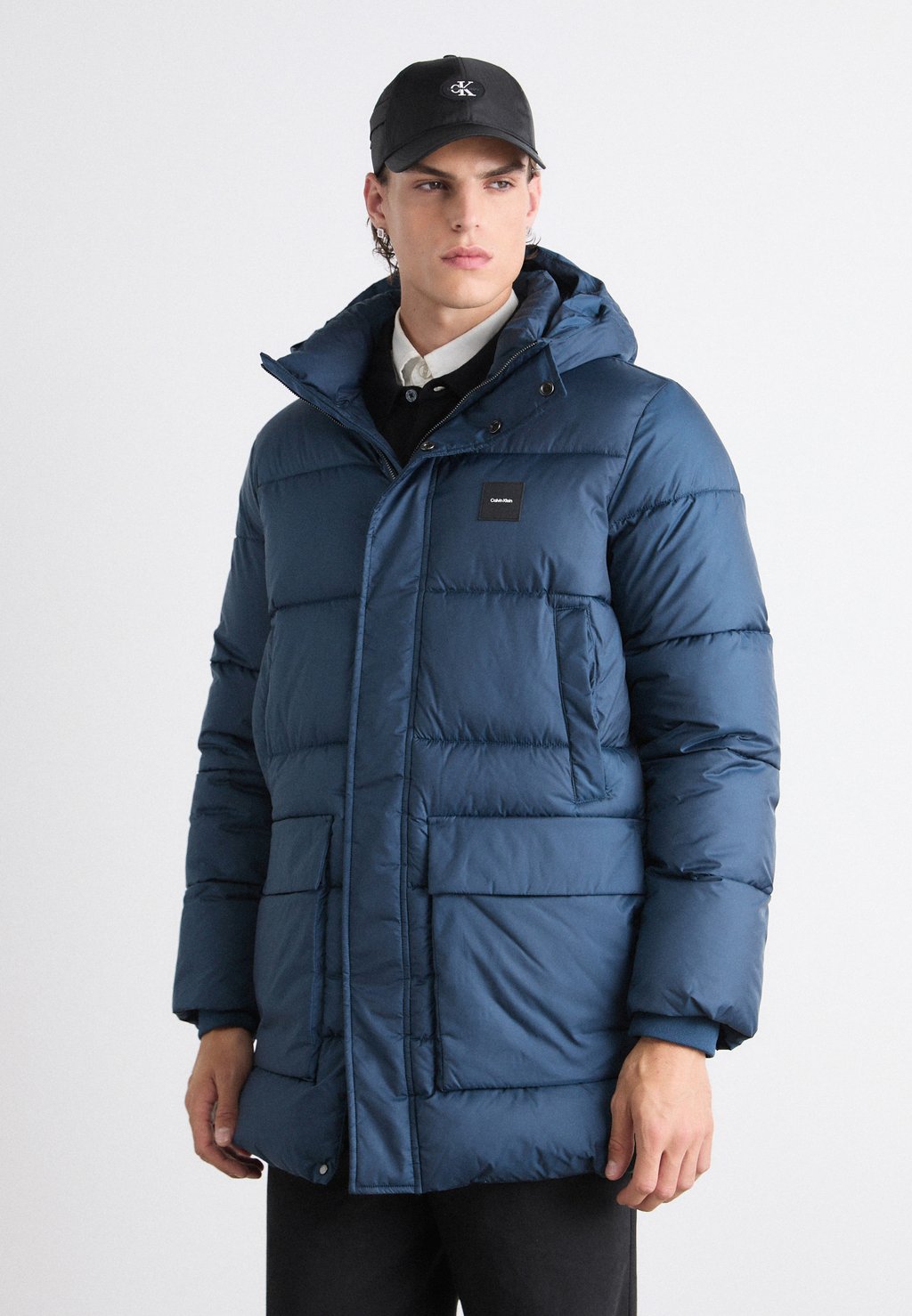 

Зимняя куртка LONG HOODED QUILT PUFFER Calvin Klein, темно-синий