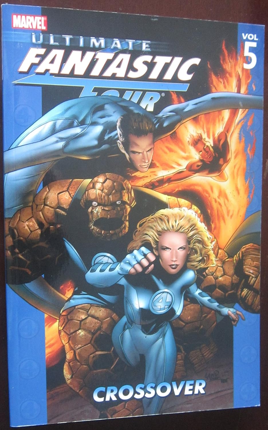 

Ultimate Fantastic Four, Vol. 5: Crossover (Marvel Enterprises)