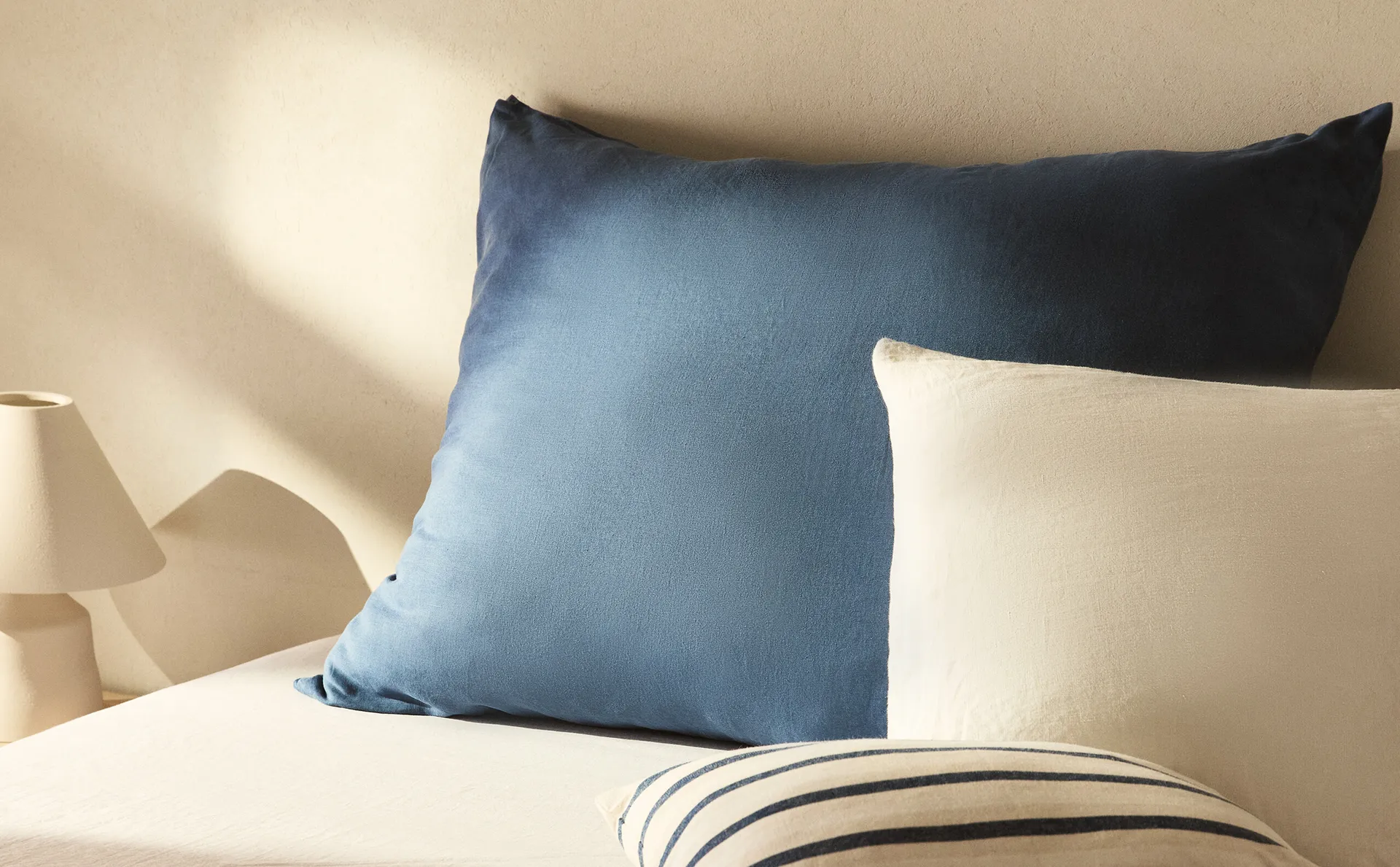 

(140 гxм²) льняной чехол на подушку xxl Zara Home, синий