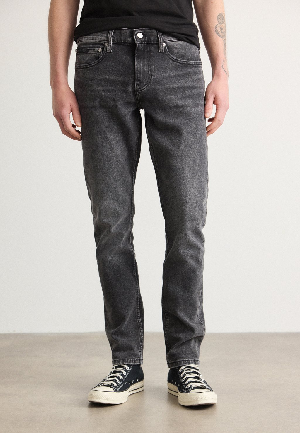 

Джинсы облегающего кроя SLIM Calvin Klein Jeans, черный деним
