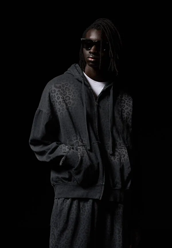 

Толстовка на молнии с принтом Bershka, Dark Grey, Серый, Толстовка на молнии с принтом Bershka, Dark Grey