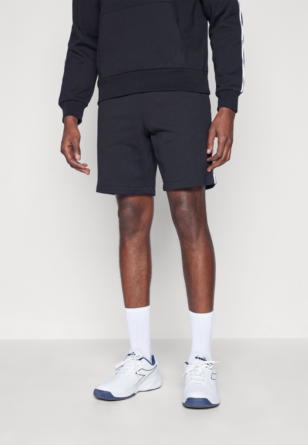 

Спортивные шорты SHORT TAPE Lacoste Sport, черный