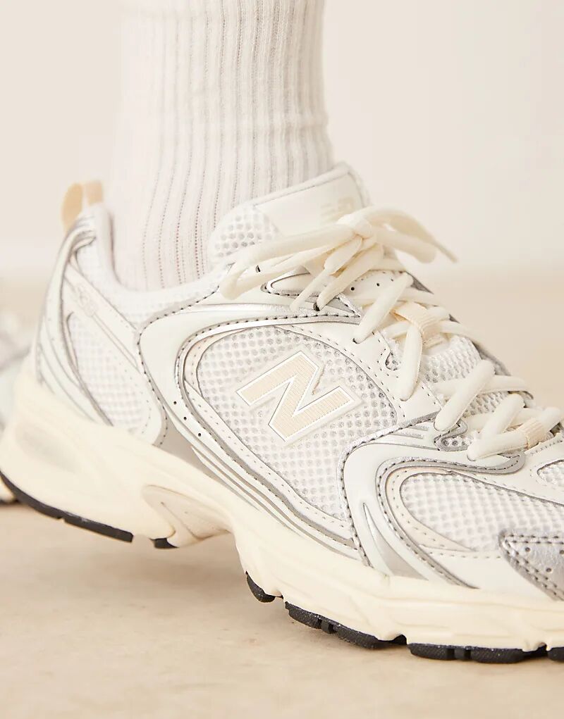 Кроссовки унисекс New Balance 530 цвета серебристый металлик — фото 4
